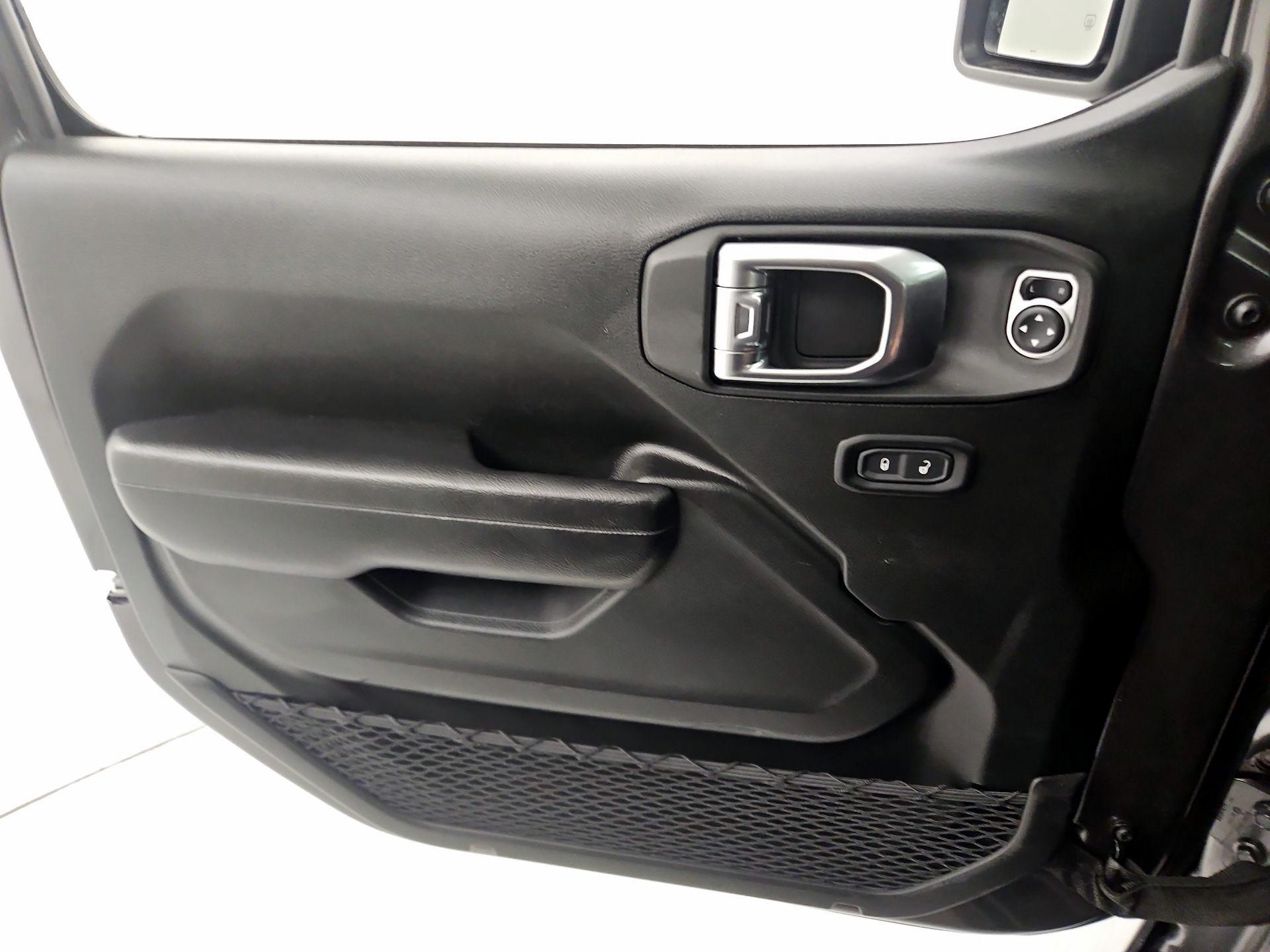 Thumbnail: 2025 Jeep Wrangler - 12