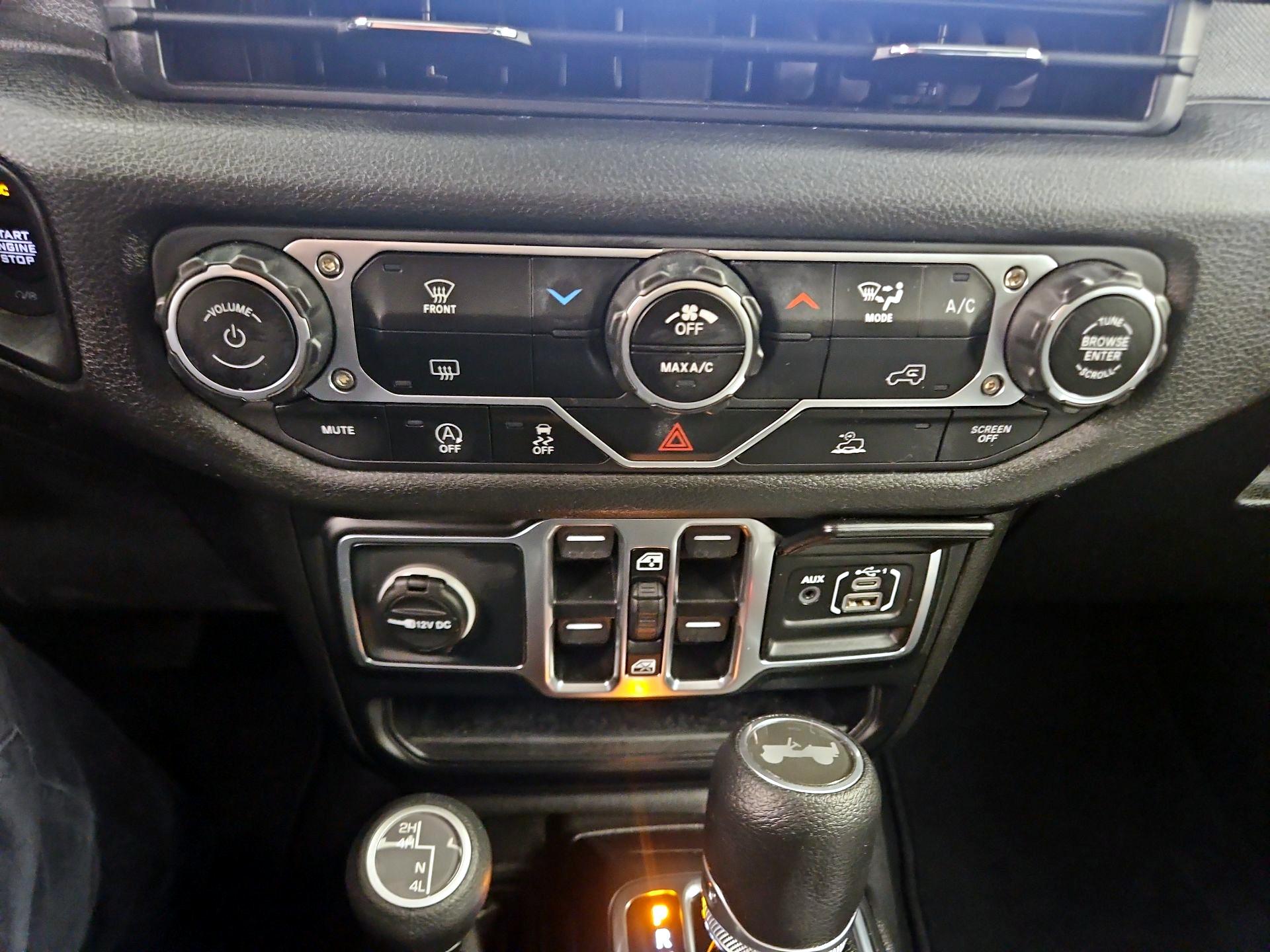 Thumbnail: 2025 Jeep Wrangler - 16