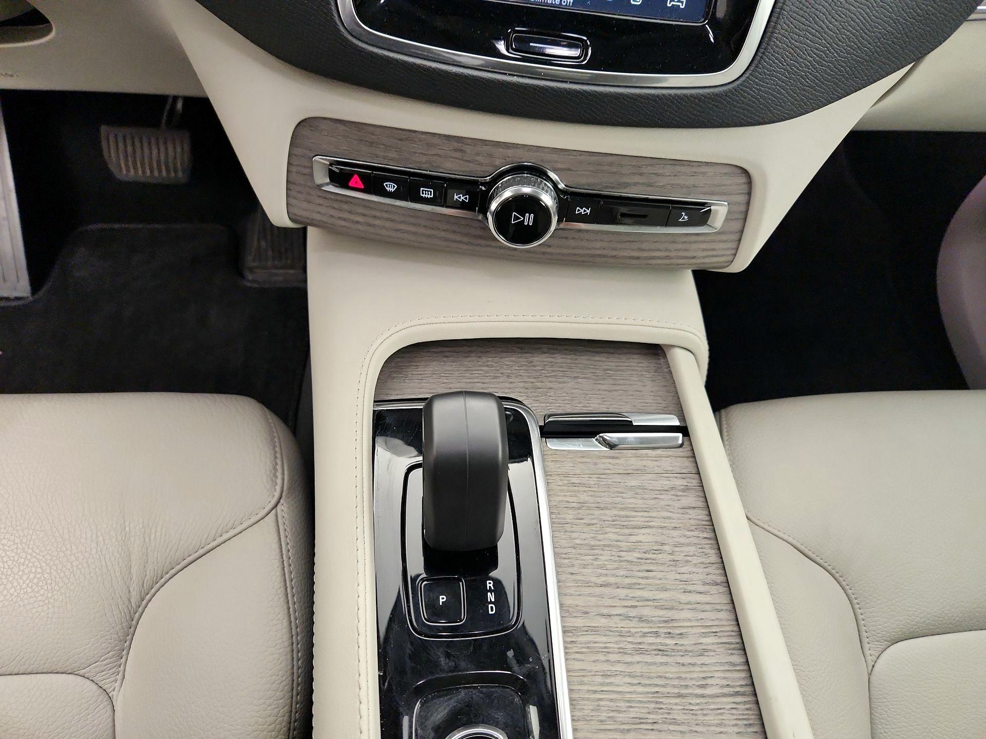 Thumbnail: 2023 Volvo XC90 - 17
