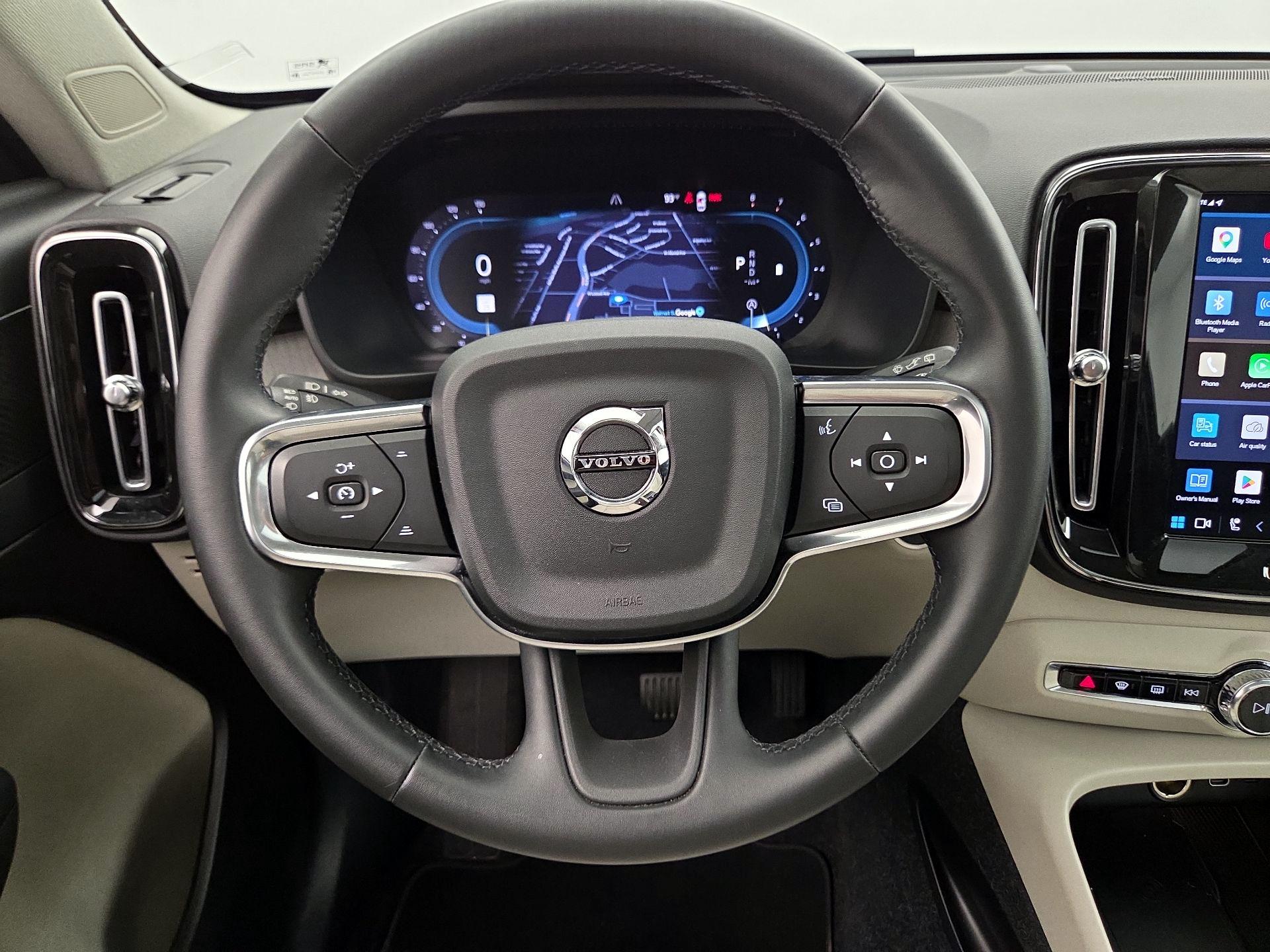 Thumbnail: 2025 Volvo XC40 - 10