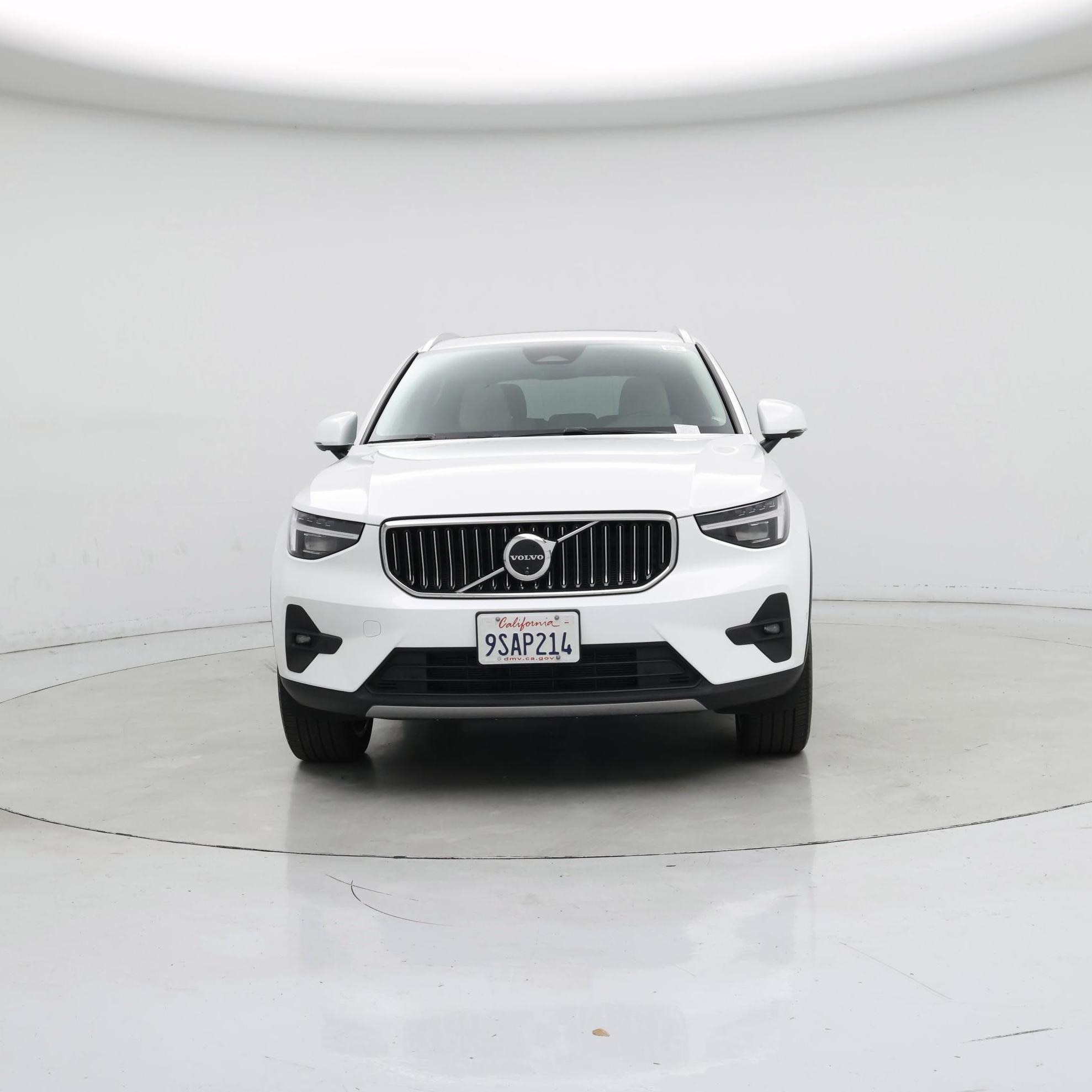 Thumbnail: 2025 Volvo XC40 - 5