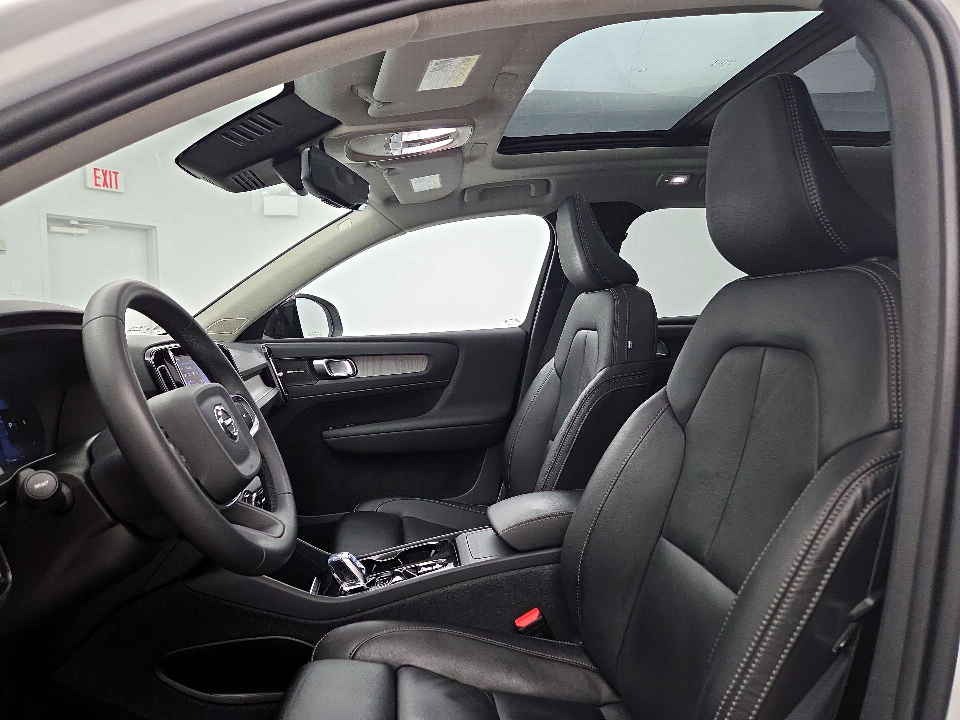 Thumbnail: 2024 Volvo XC40 - 20