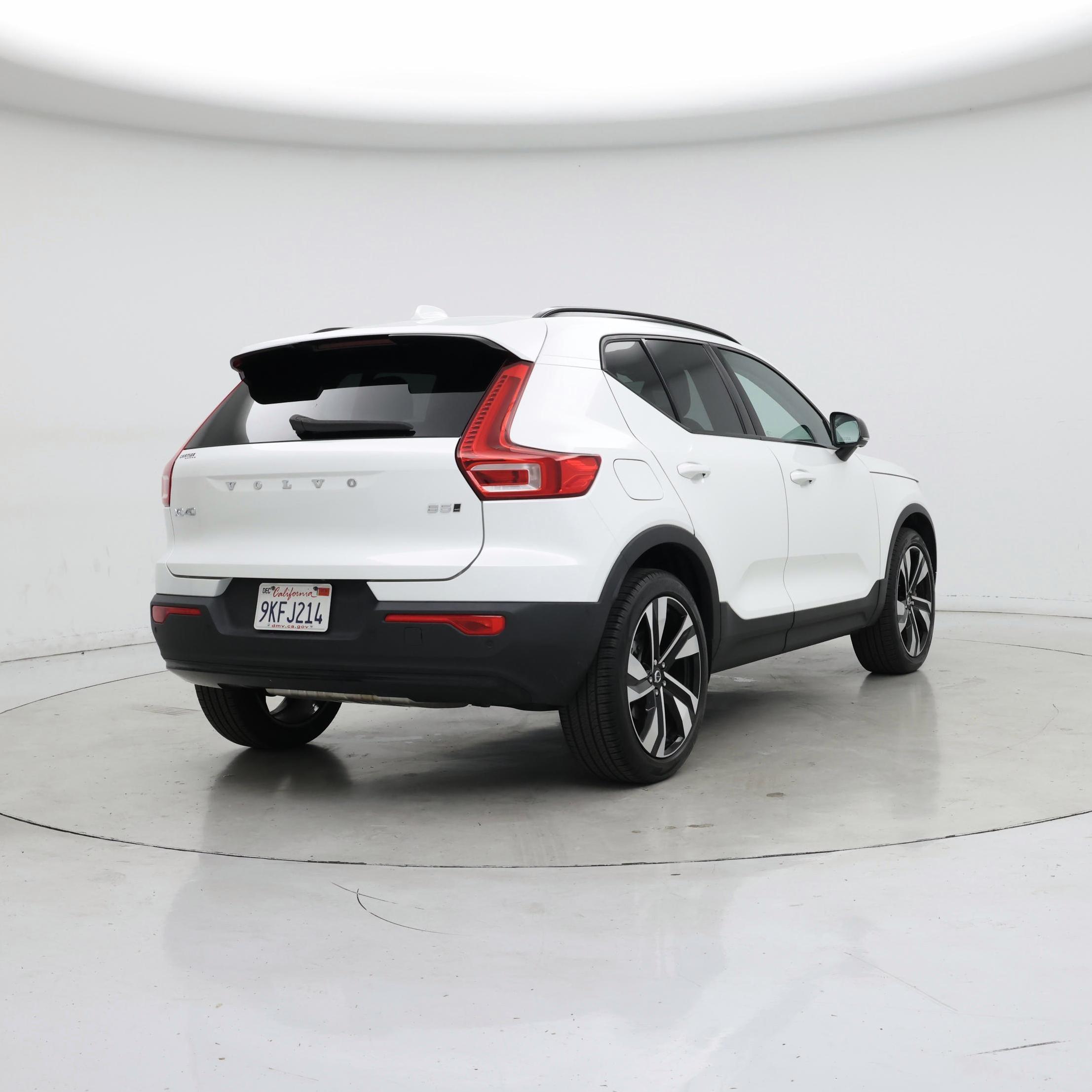 Thumbnail: 2024 Volvo XC40 - 8