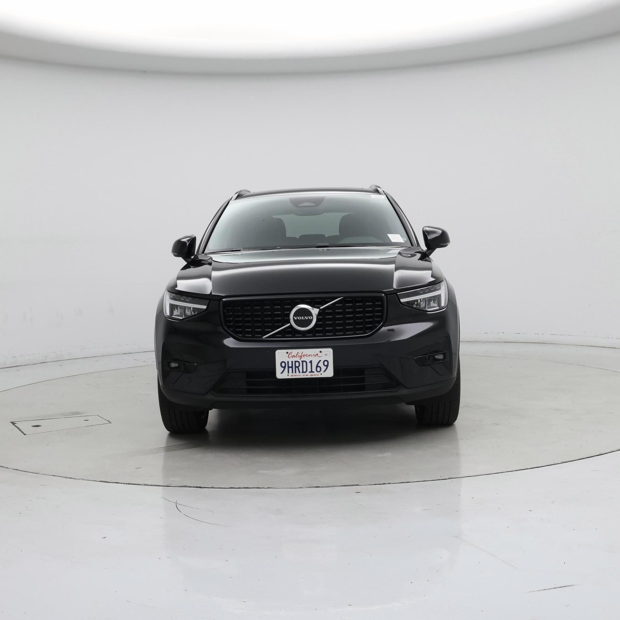 Thumbnail: 2023 Volvo XC40 - 5