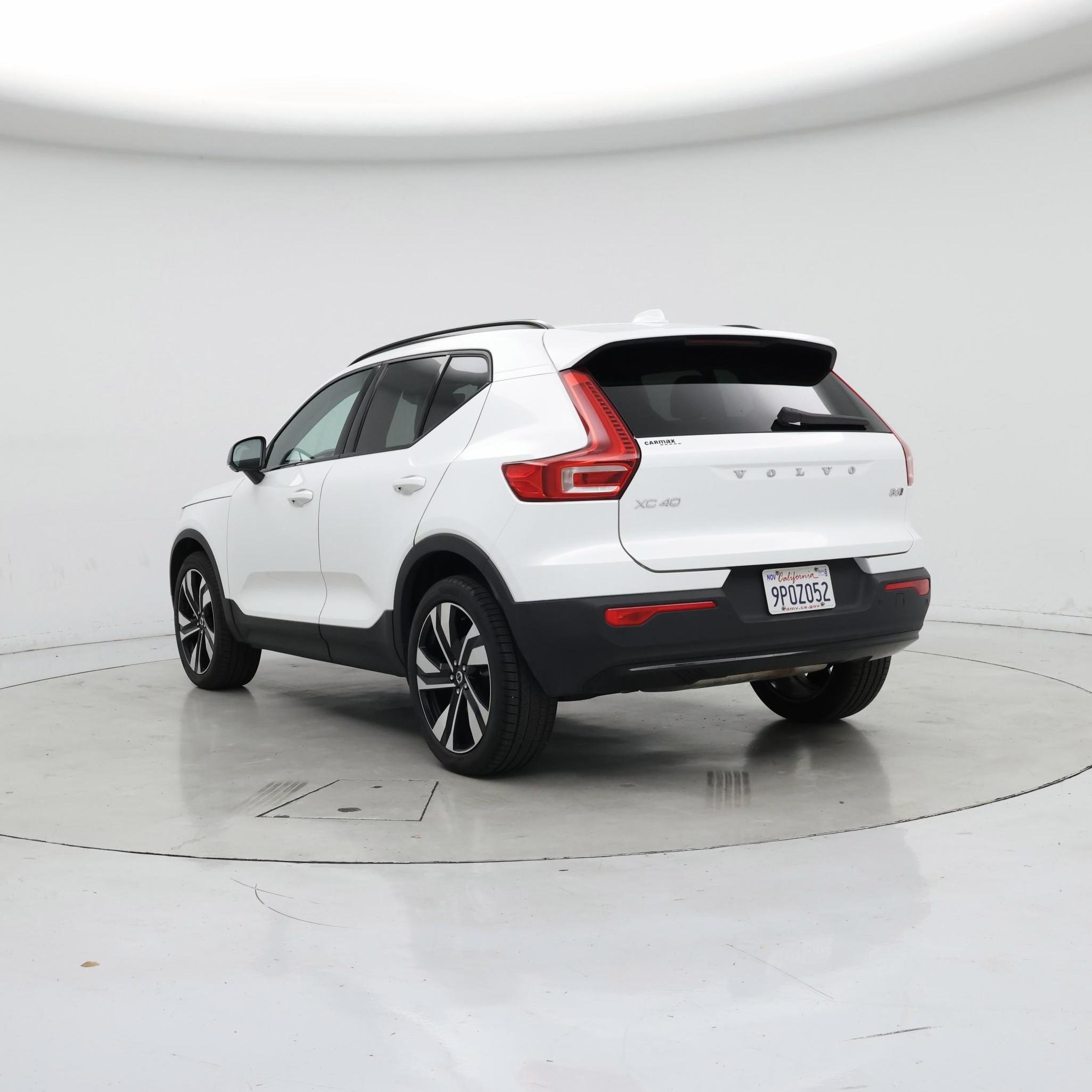 Thumbnail: 2025 Volvo XC40 - 2