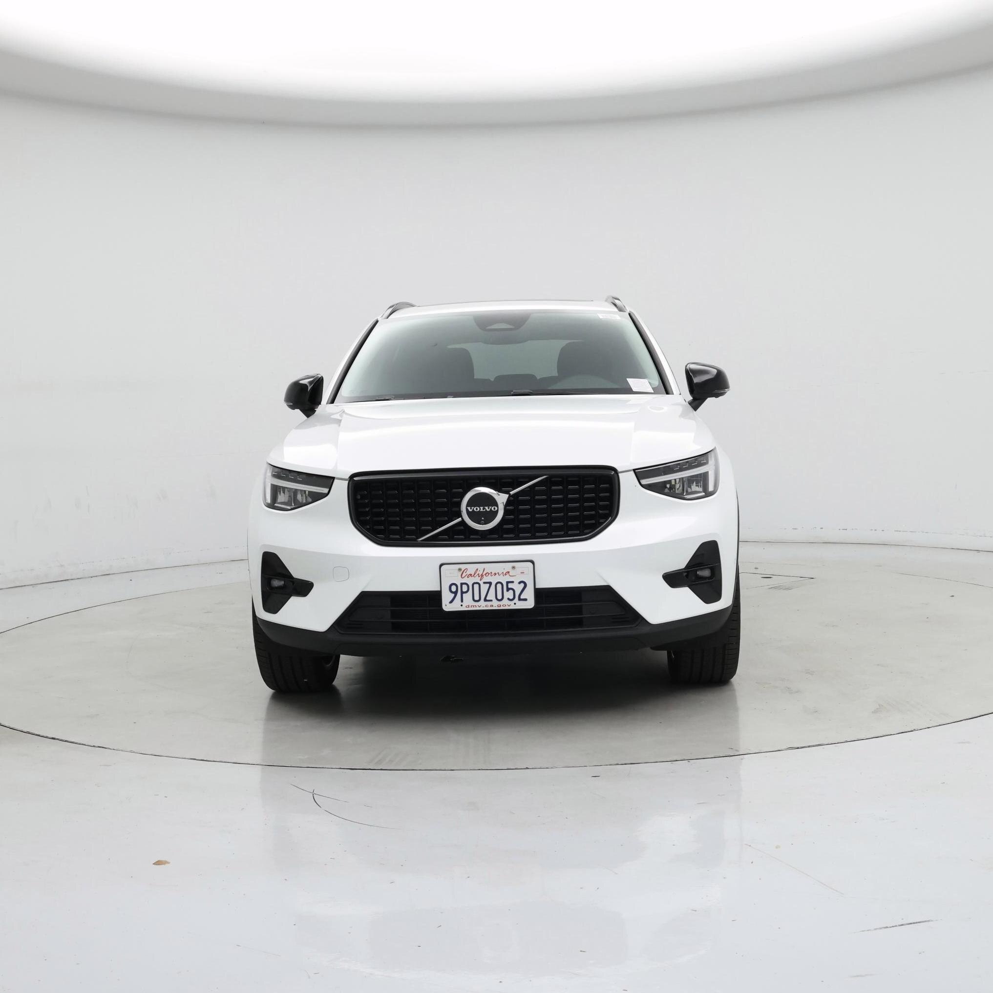 Thumbnail: 2025 Volvo XC40 - 5