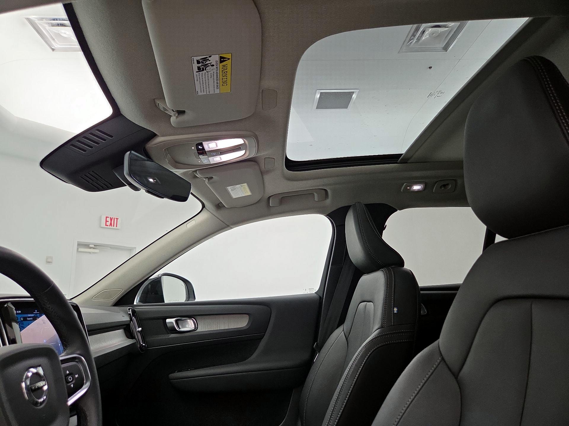 Thumbnail: 2025 Volvo XC40 - 20