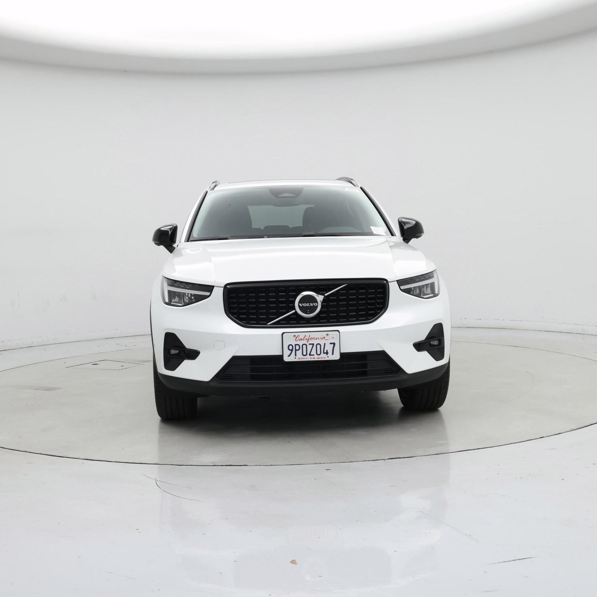 Thumbnail: 2025 Volvo XC40 - 5