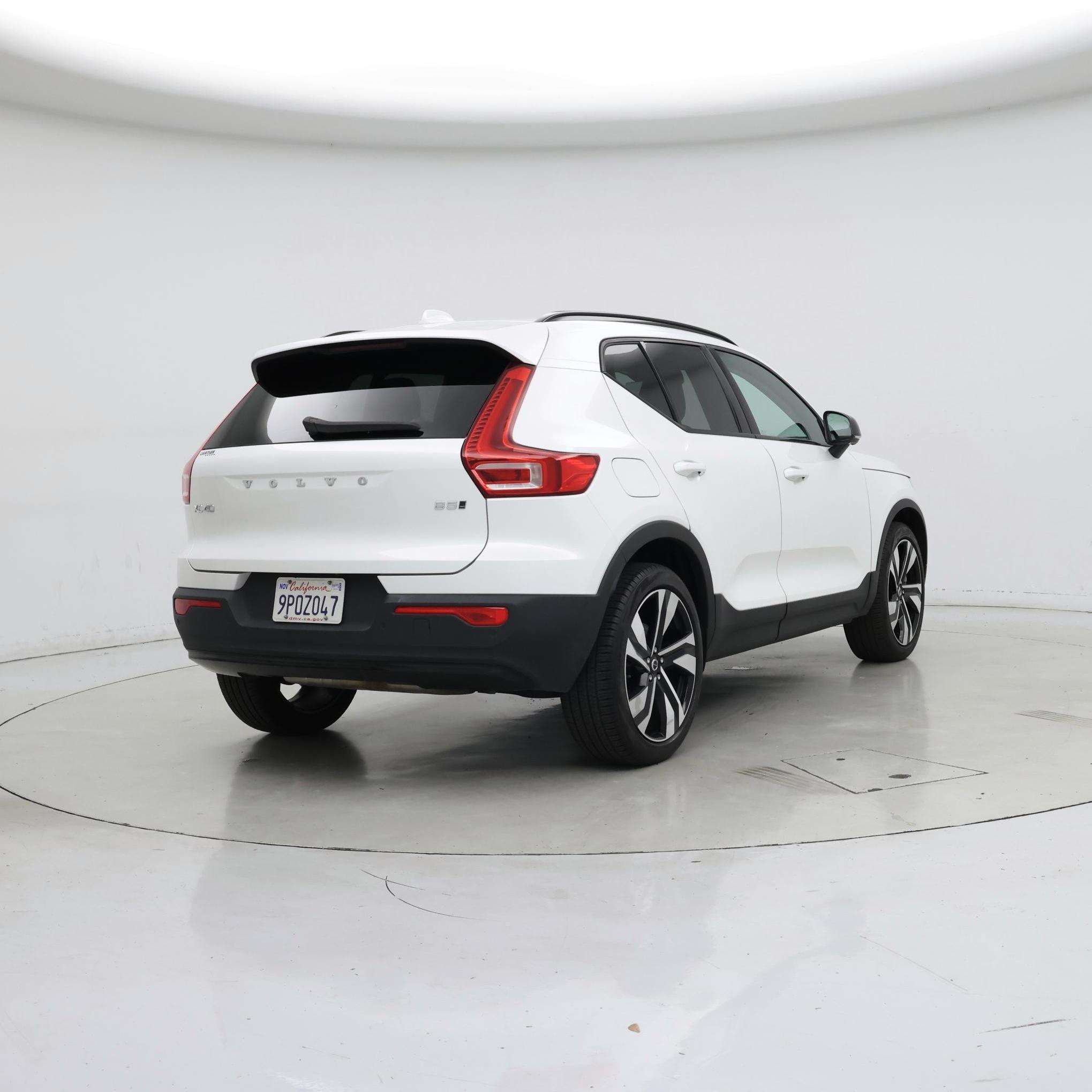 Thumbnail: 2025 Volvo XC40 - 8