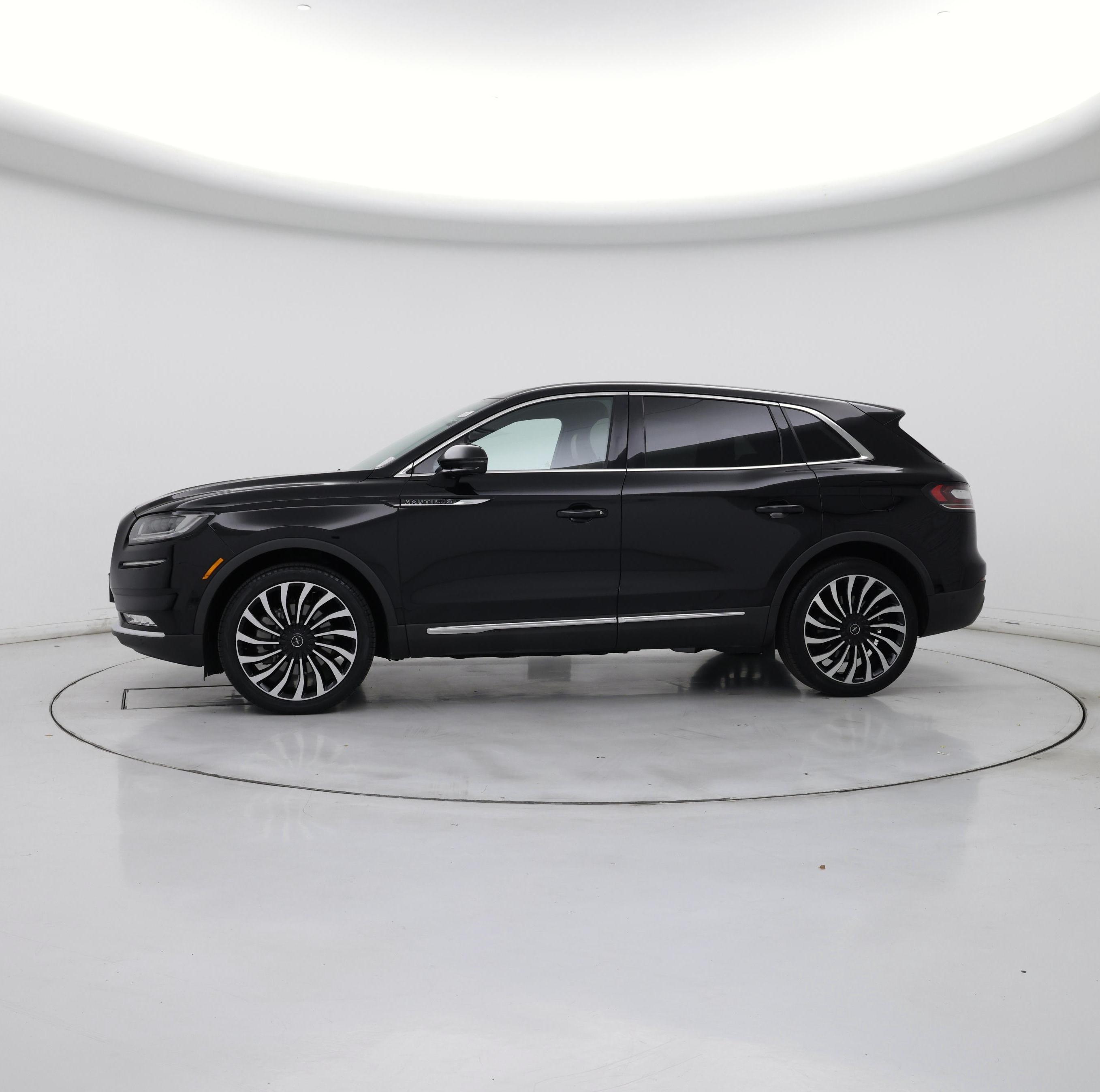 Thumbnail: 2023 Lincoln Nautilus - 3