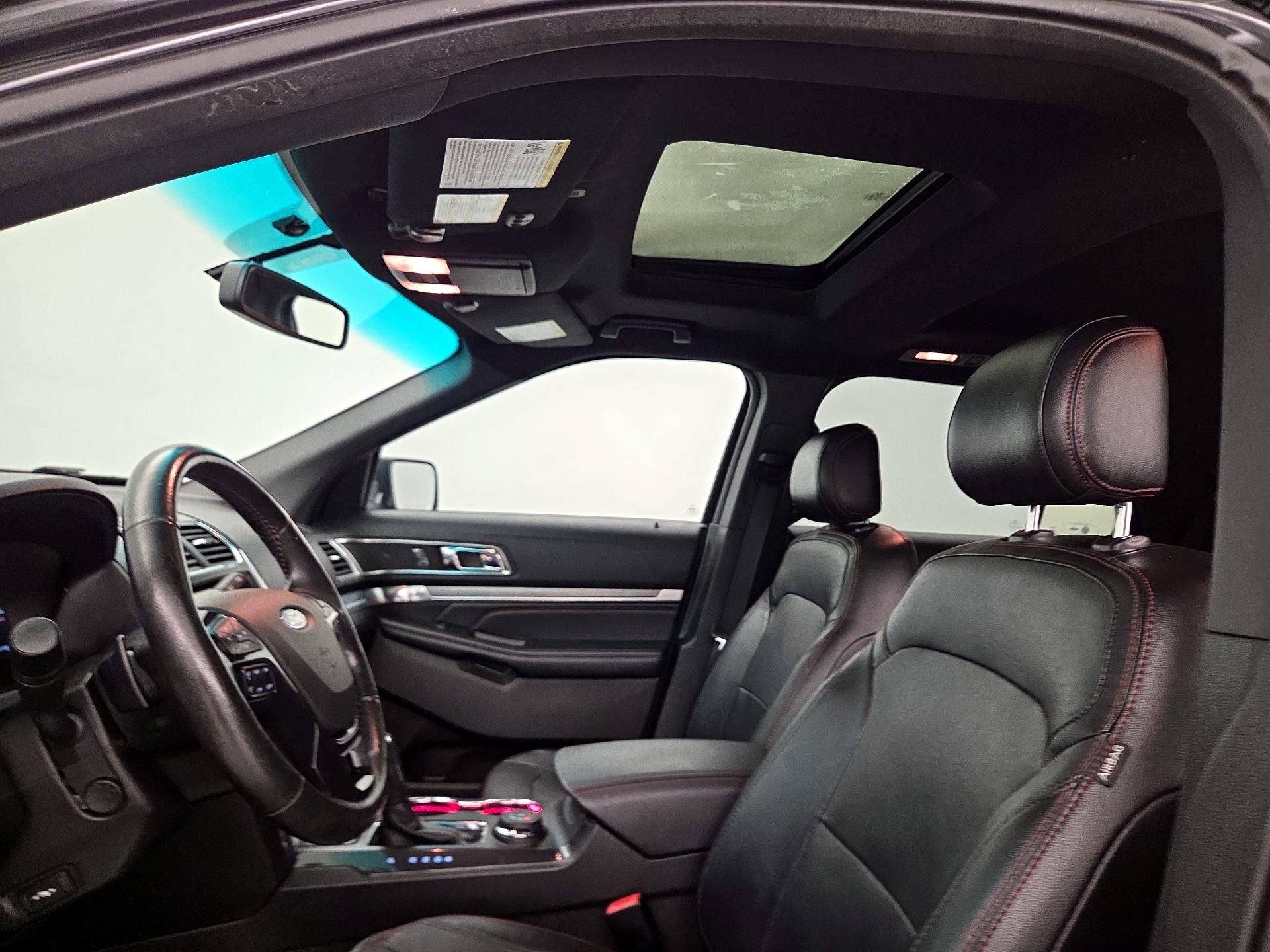 Thumbnail: 2016 Ford Explorer - 20