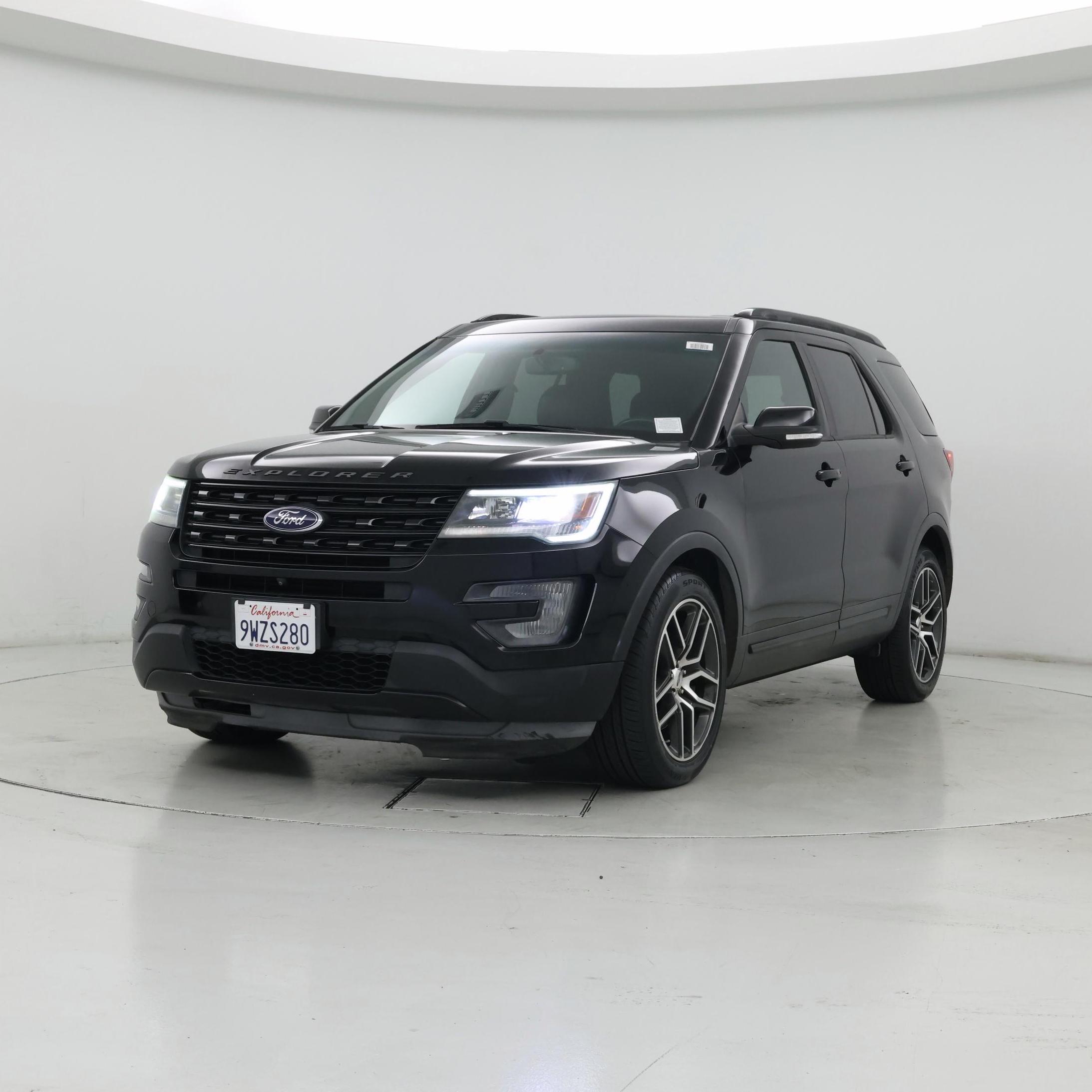 Thumbnail: 2016 Ford Explorer - 4