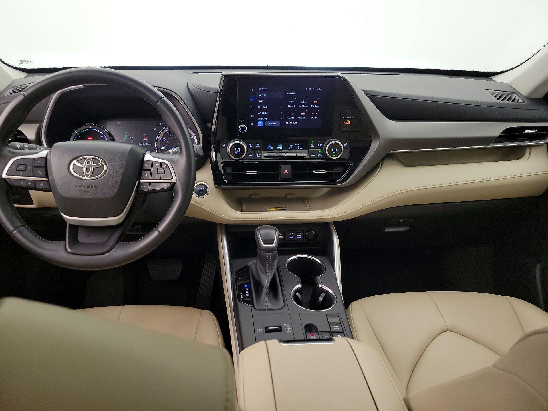 Thumbnail: 2023 Toyota Highlander - 9