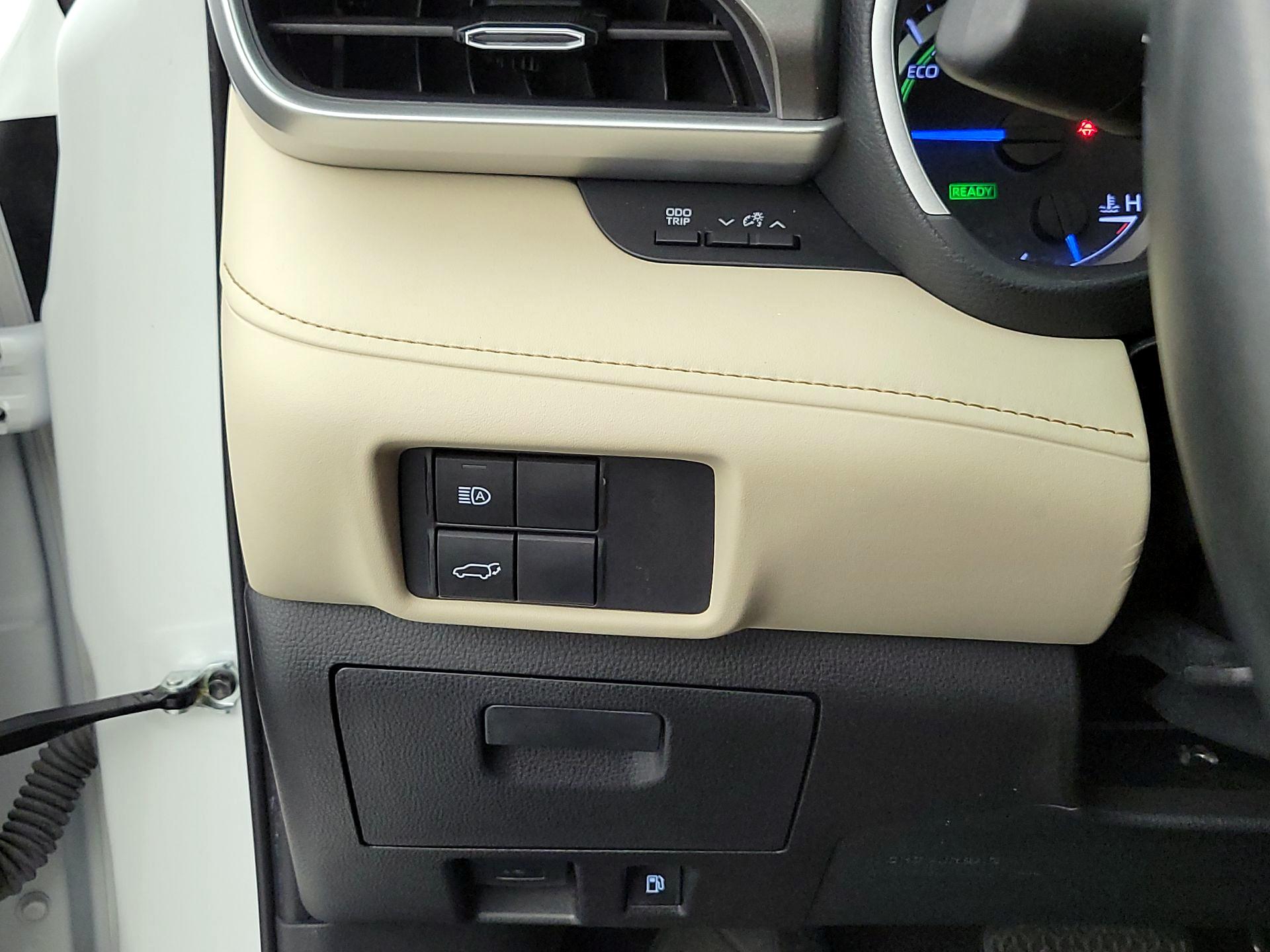 Thumbnail: 2023 Toyota Highlander - 13