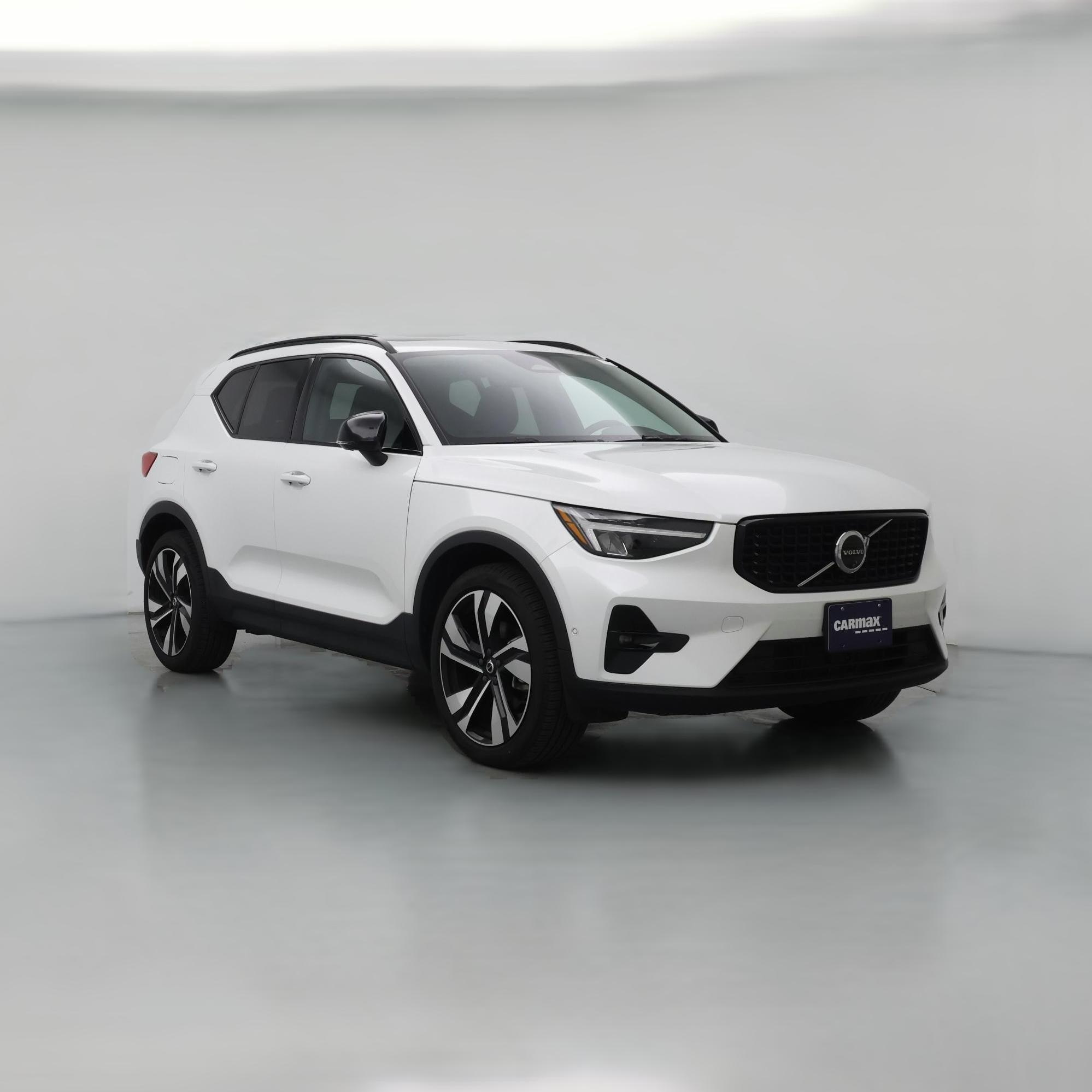 Thumbnail: 2025 Volvo XC40 - 1