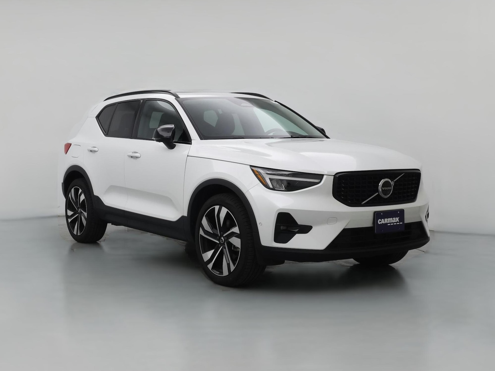 2025 Volvo XC40