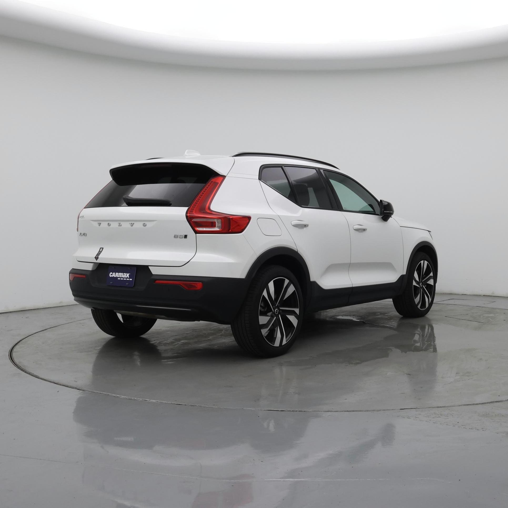 Thumbnail: 2025 Volvo XC40 - 8