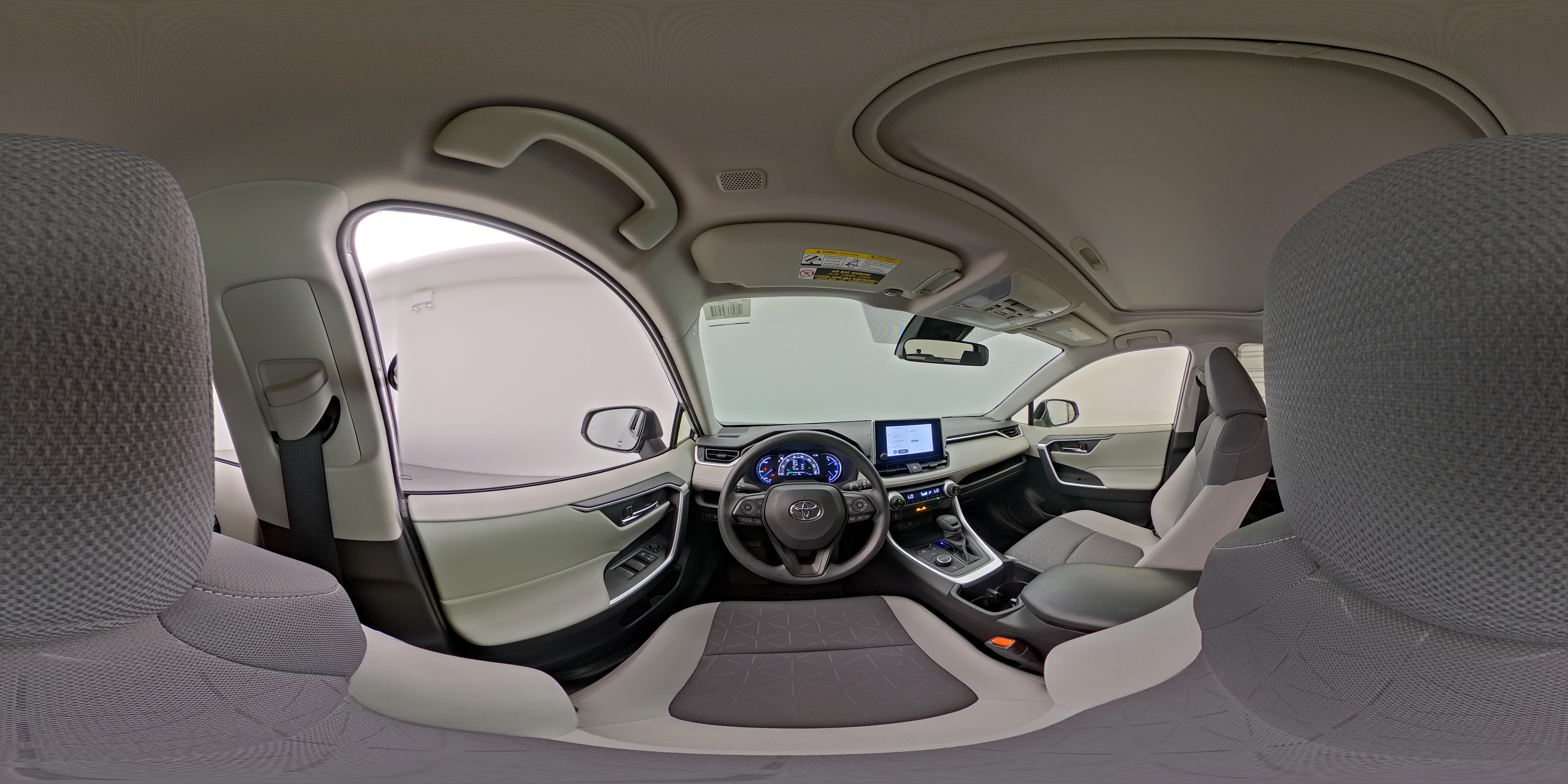 2025 Toyota RAV4 XLE - Photo 27