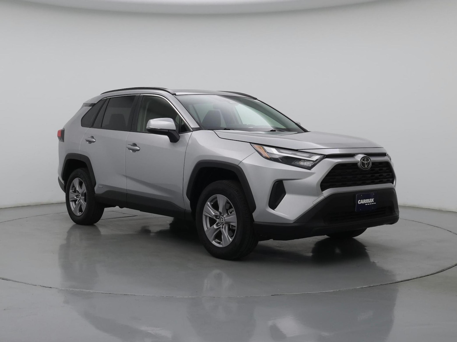 2025 Toyota RAV4 XLE - Photo 2