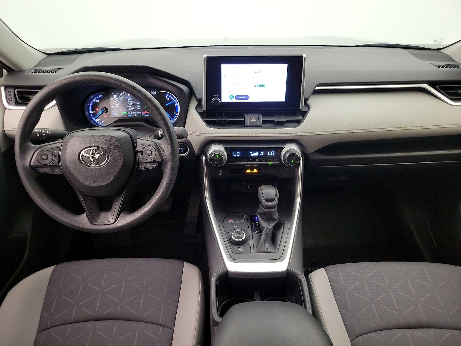 2025 Toyota RAV4 XLE - Photo 10