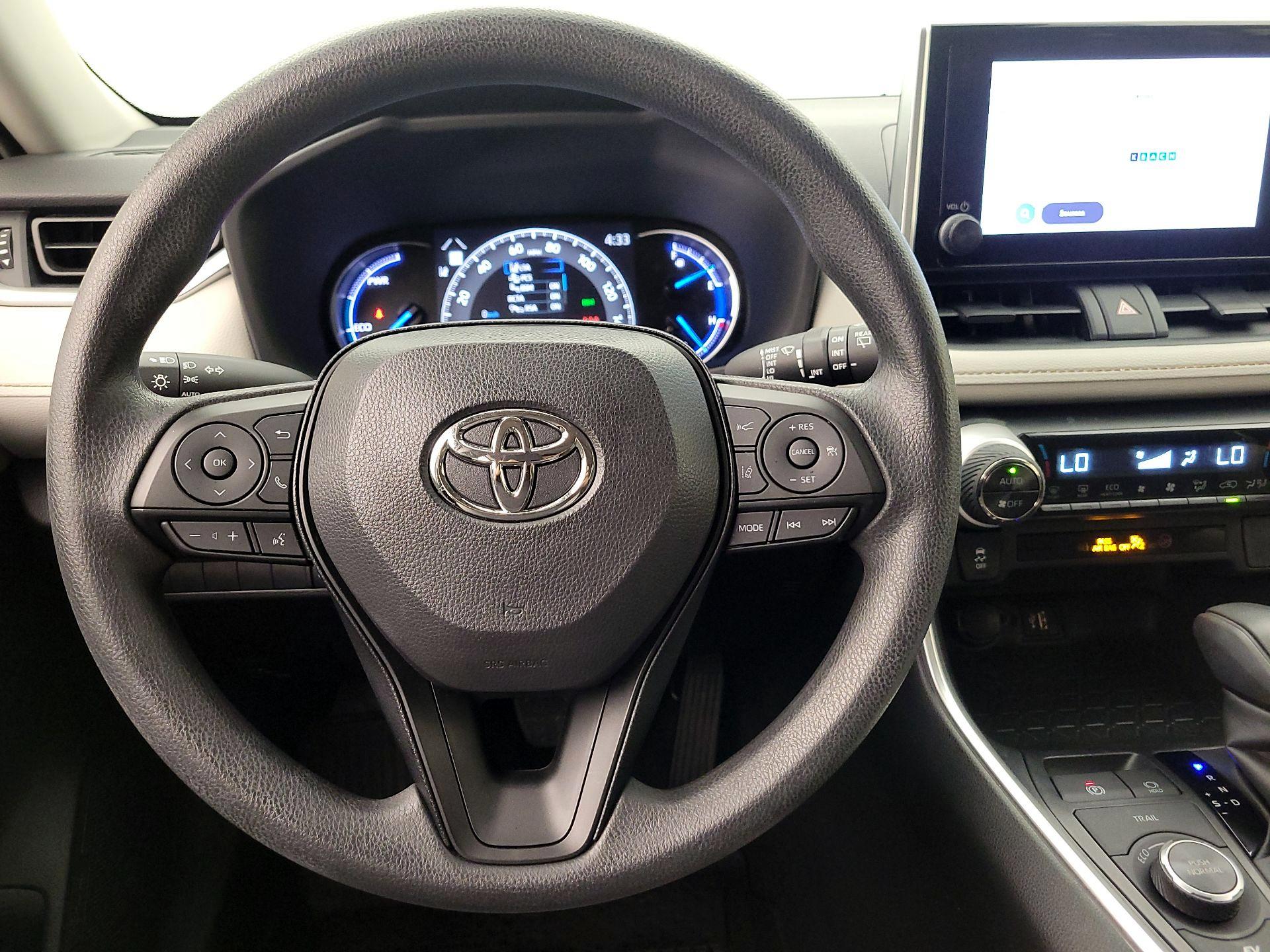 Thumbnail: 2025 Toyota RAV4 - 10