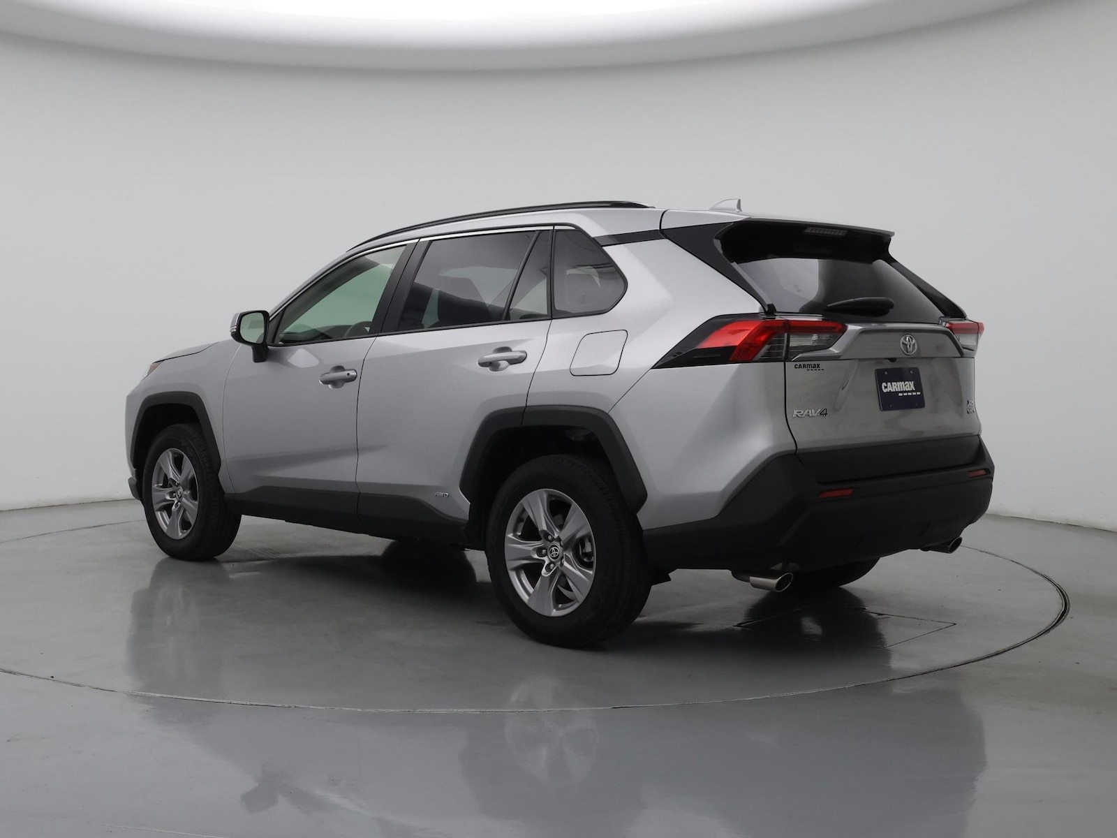 2025 Toyota RAV4 XLE - Photo 3