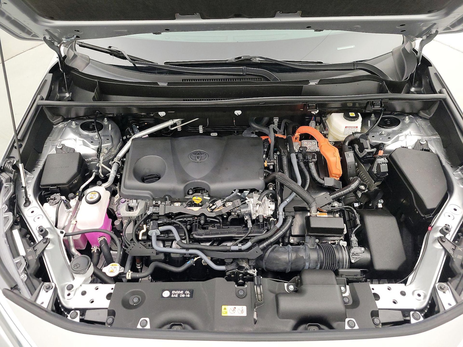 2025 Toyota RAV4 XLE - Photo 23