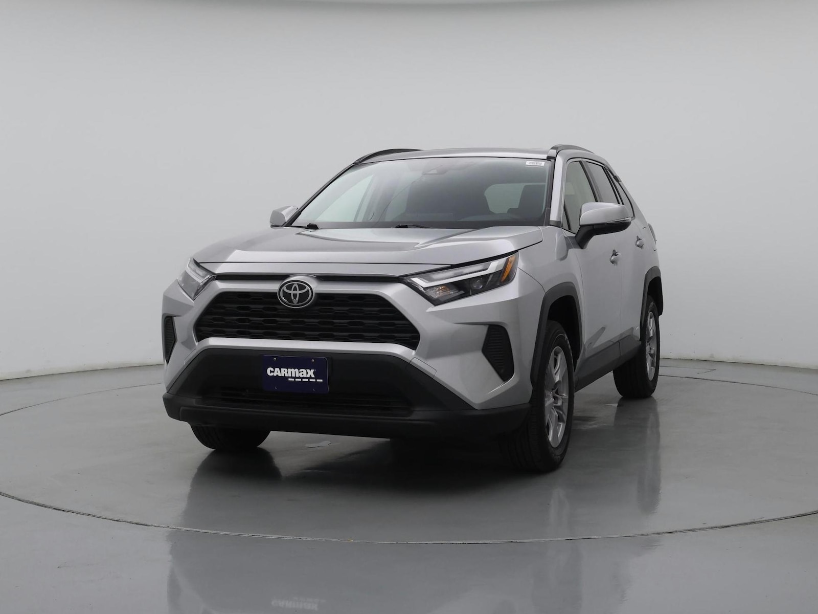 2025 Toyota RAV4 XLE - Photo 5