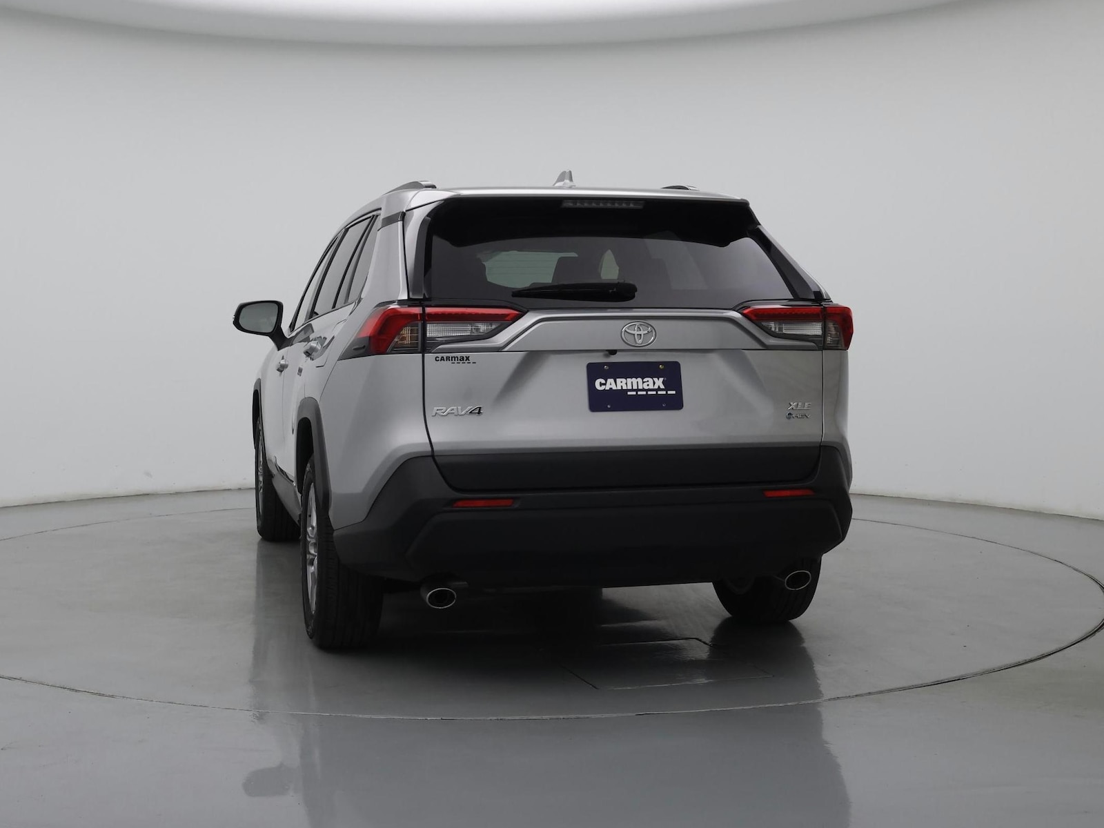 2025 Toyota RAV4 XLE - Photo 7