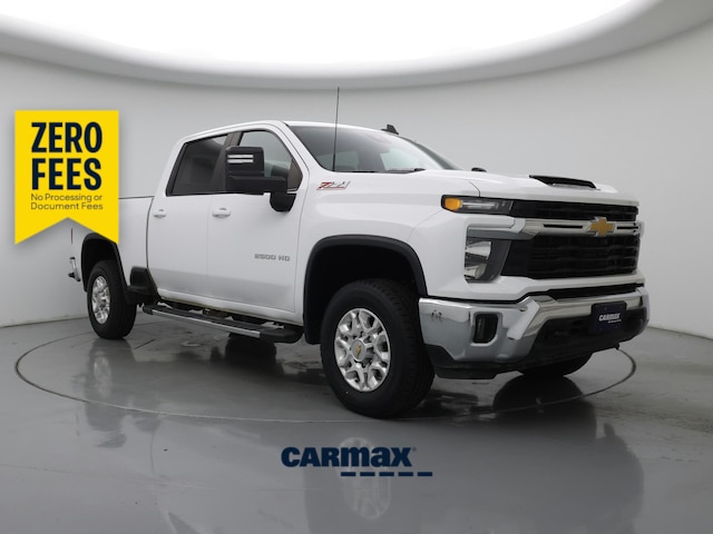 White 2024 Chevrolet Silverado 2500HD Pickup Truck Four-Wheel Drive Automatic