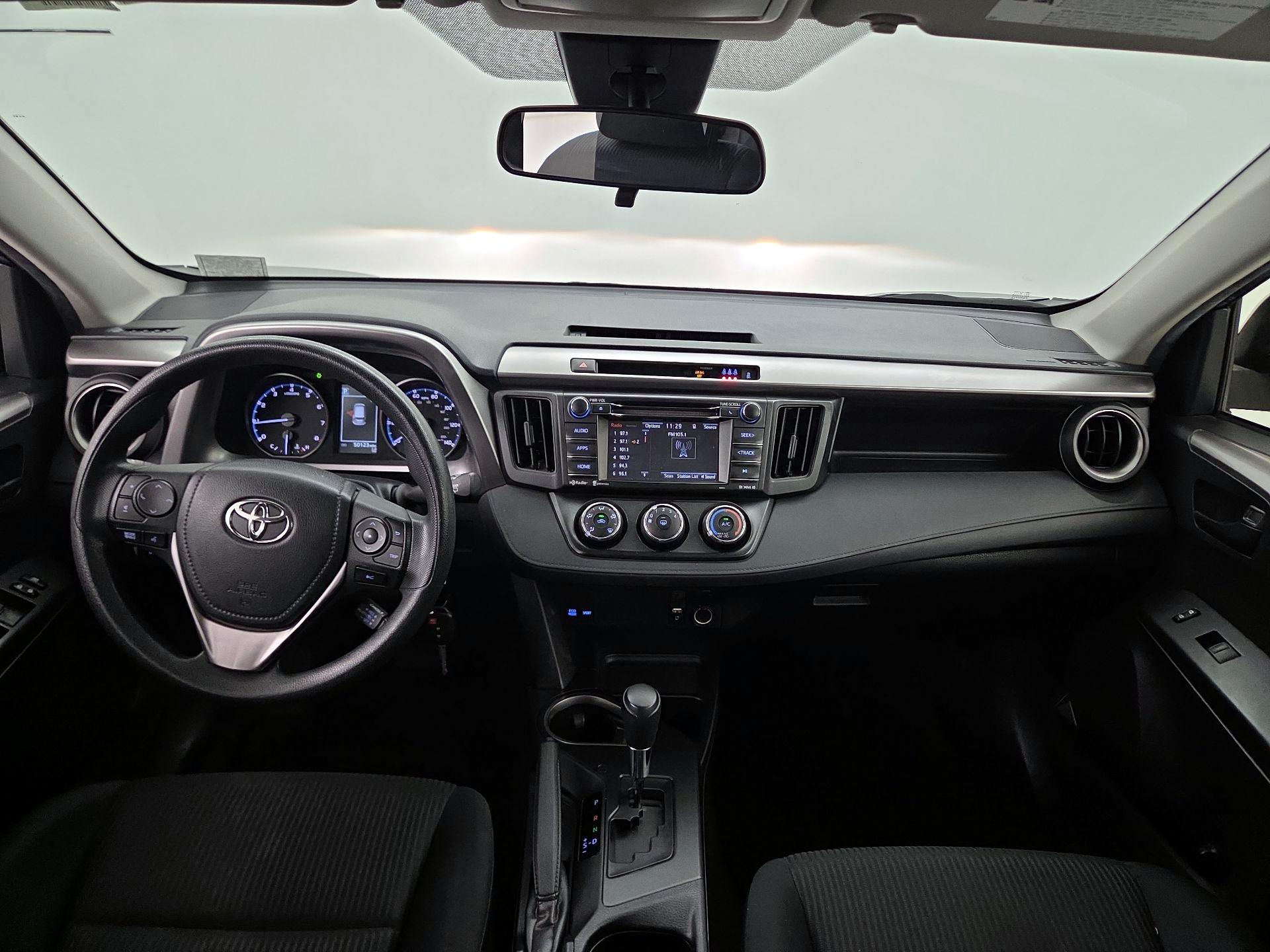 Thumbnail: 2017 Toyota RAV4 - 9