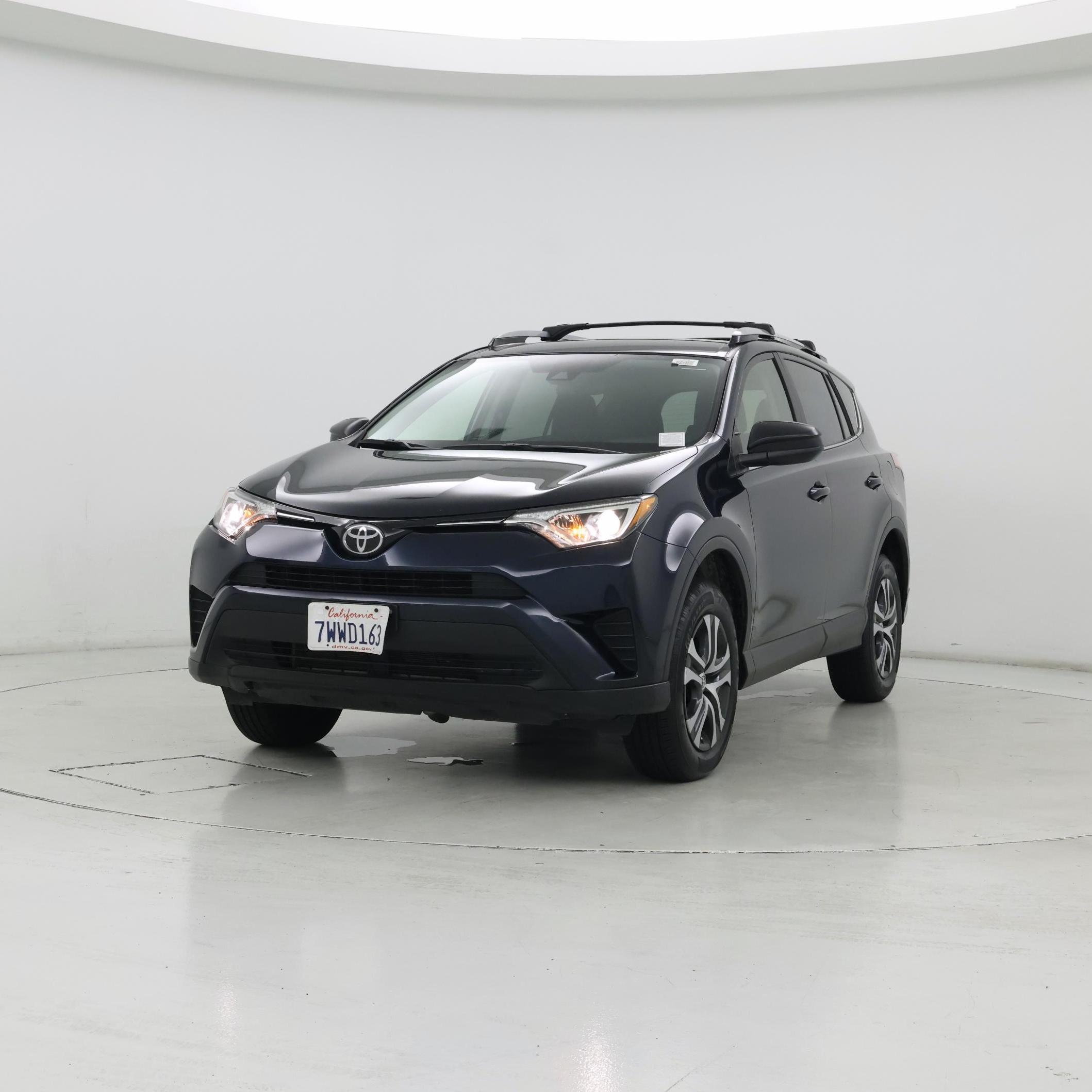 Thumbnail: 2017 Toyota RAV4 - 4
