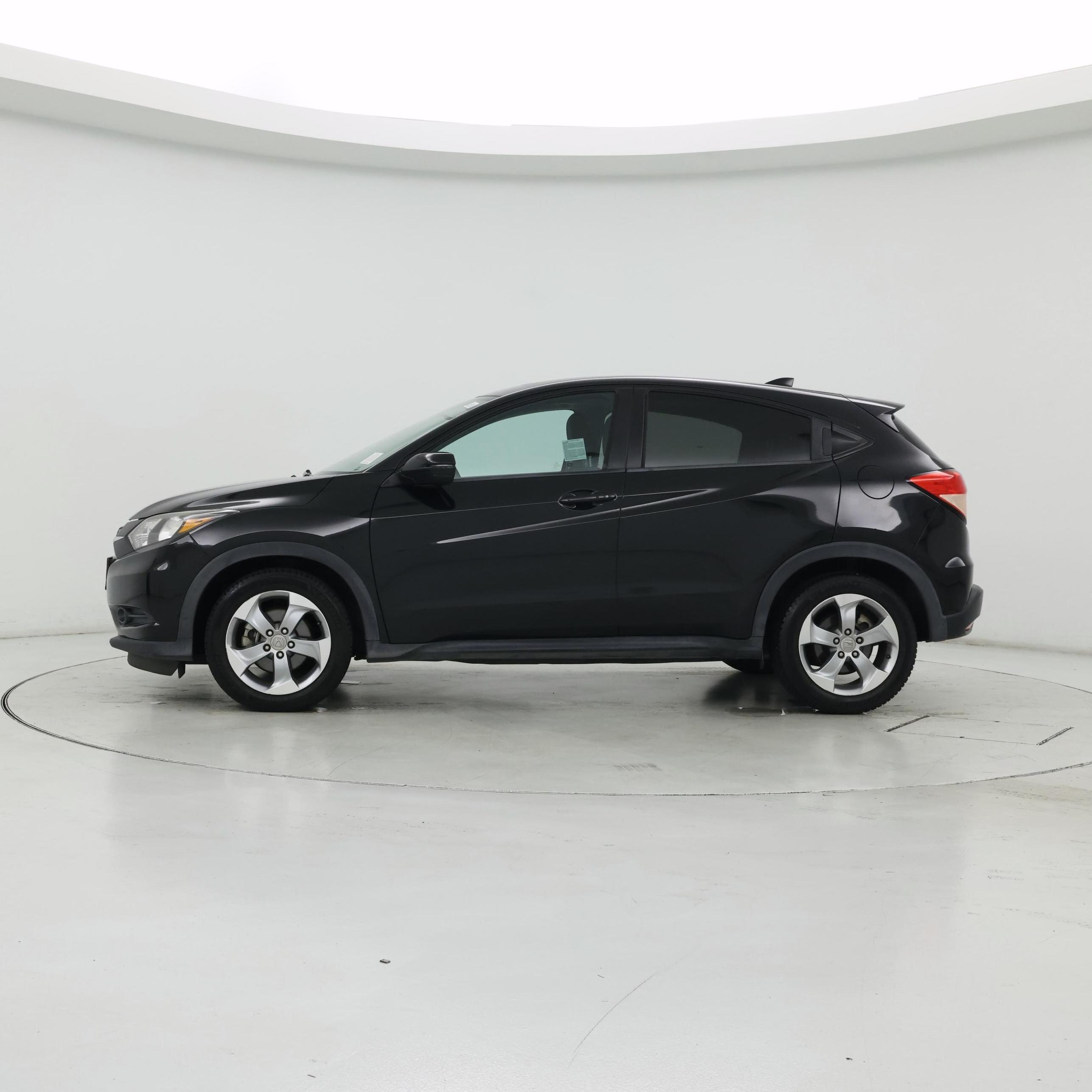 Thumbnail: 2017 Honda HR-V - 3