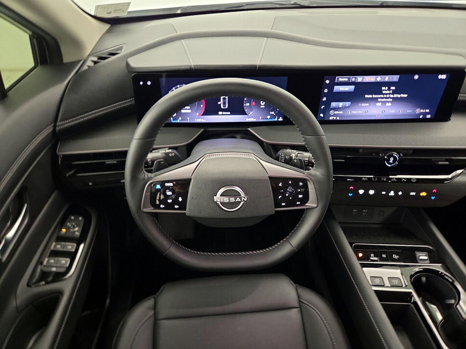 2025 Nissan Murano SV - Photo 11
