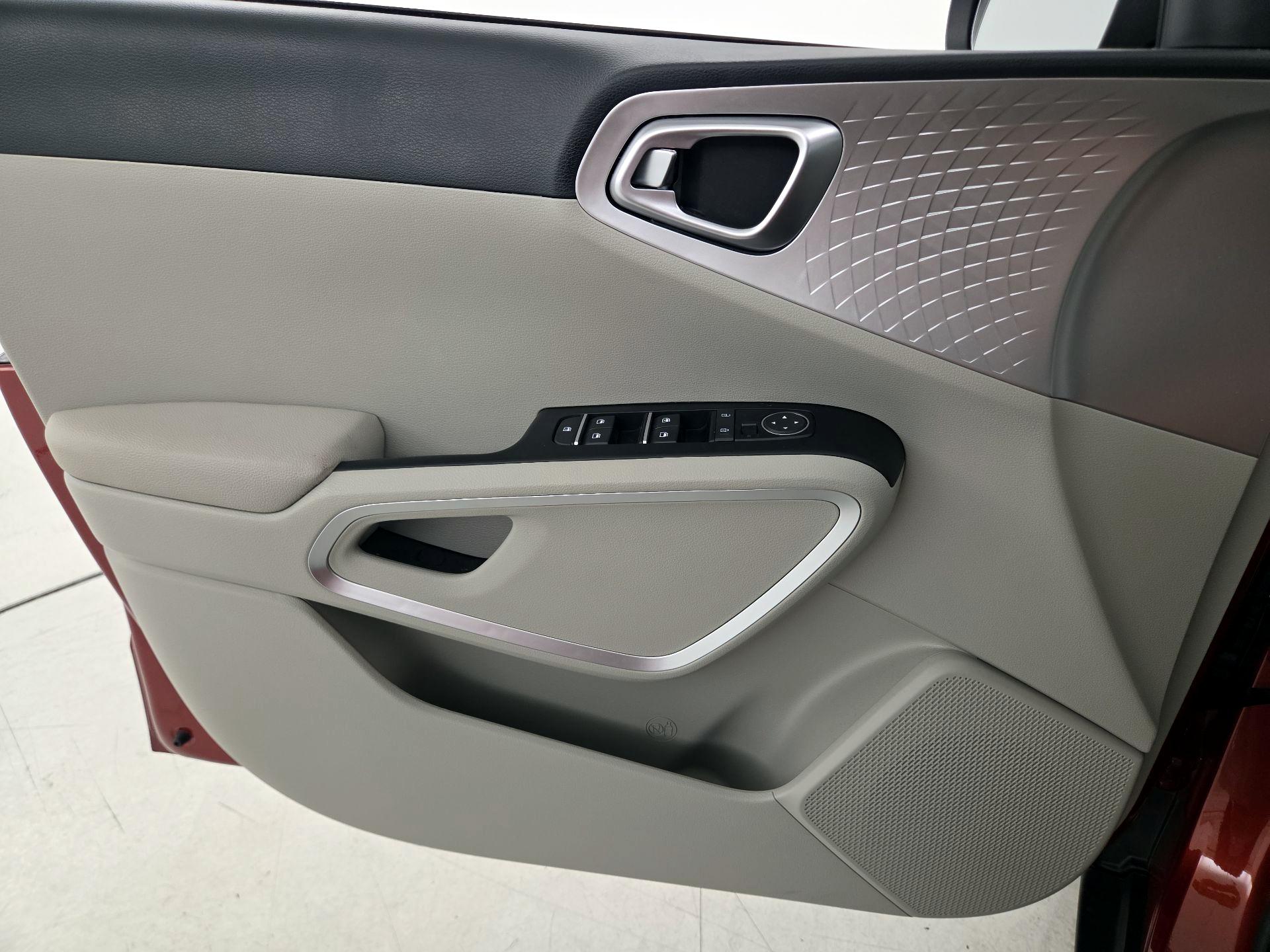 Thumbnail: 2023 Kia Soul - 12