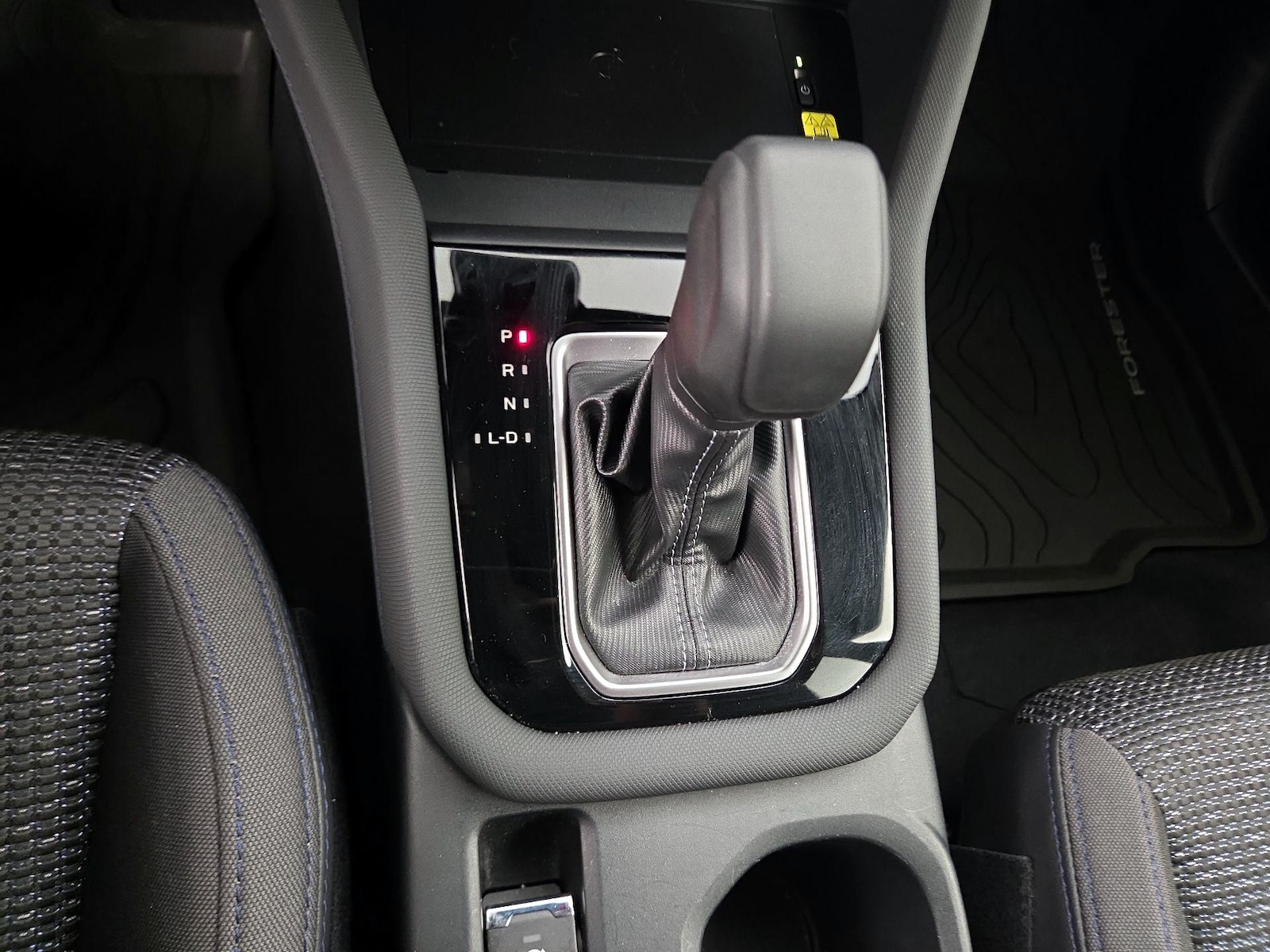 2025 Subaru Forester Premium - Photo 18