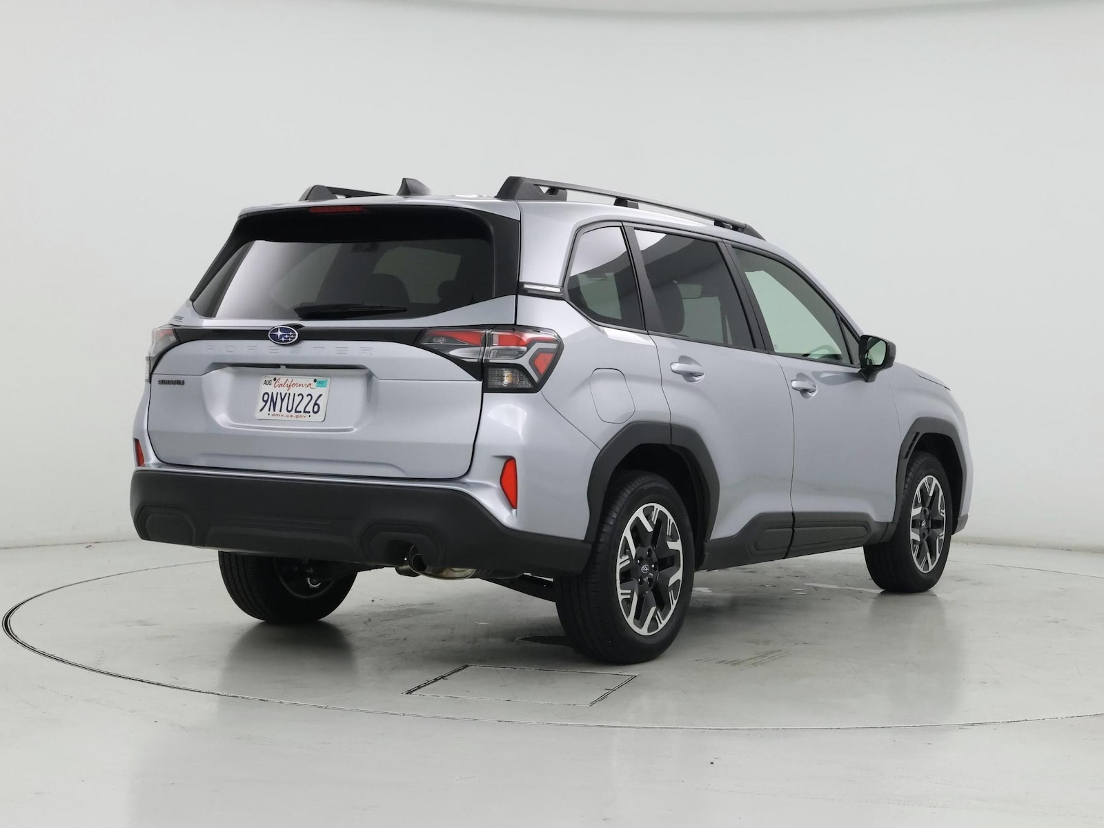 2025 Subaru Forester Premium - Photo 9