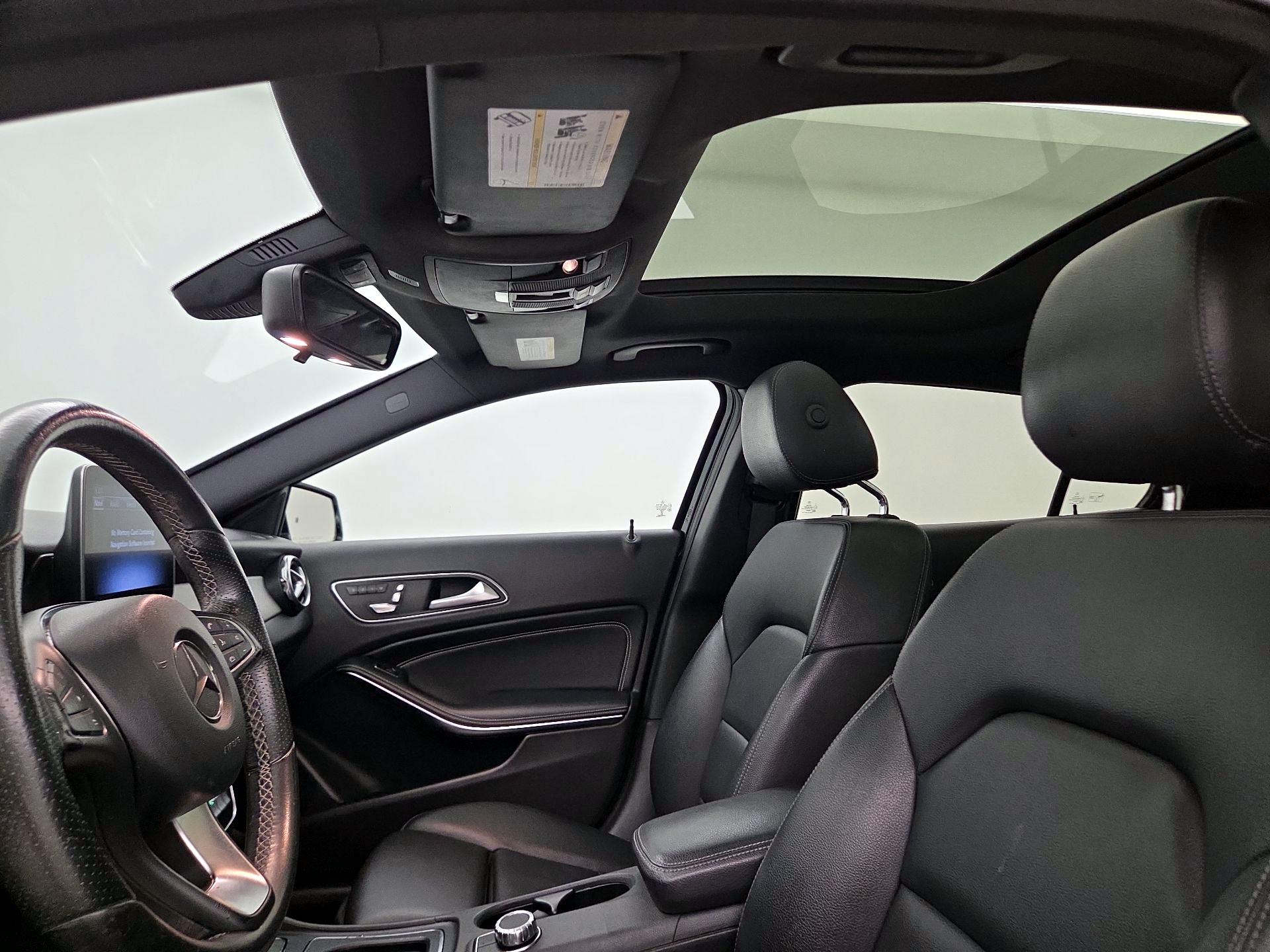 Thumbnail: 2018 Mercedes-Benz GLA - 19