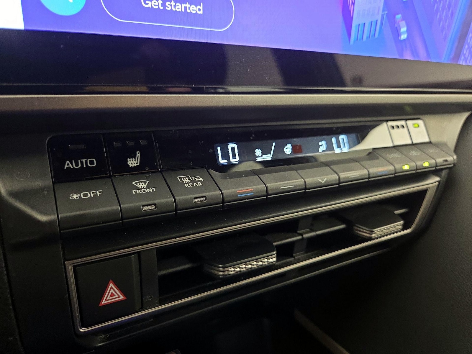 2025 Toyota Camry XSE - Photo 17