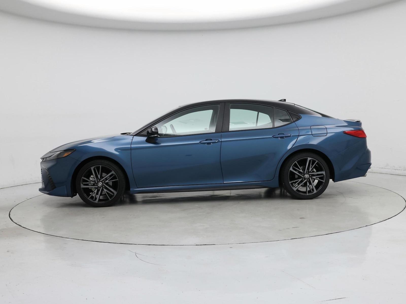 2025 Toyota Camry XSE - Photo 4