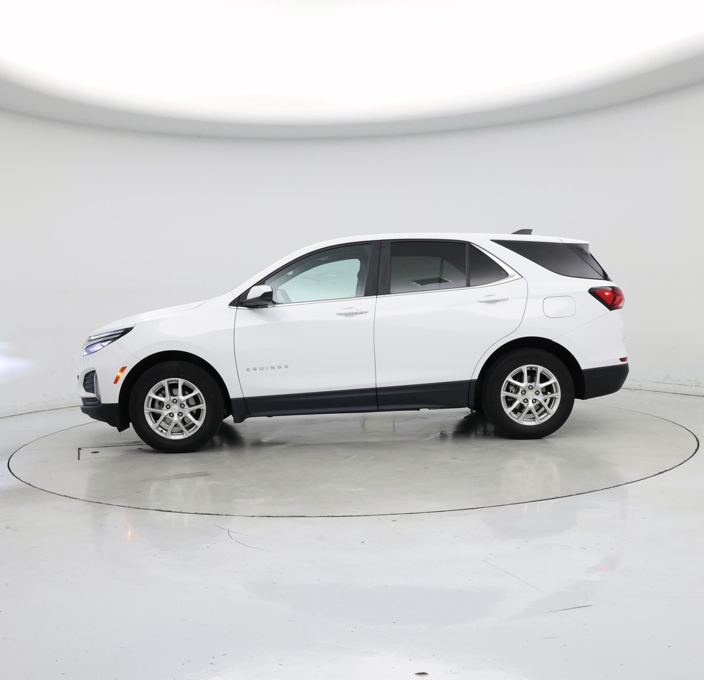 Thumbnail: 2023 Chevrolet Equinox - 3