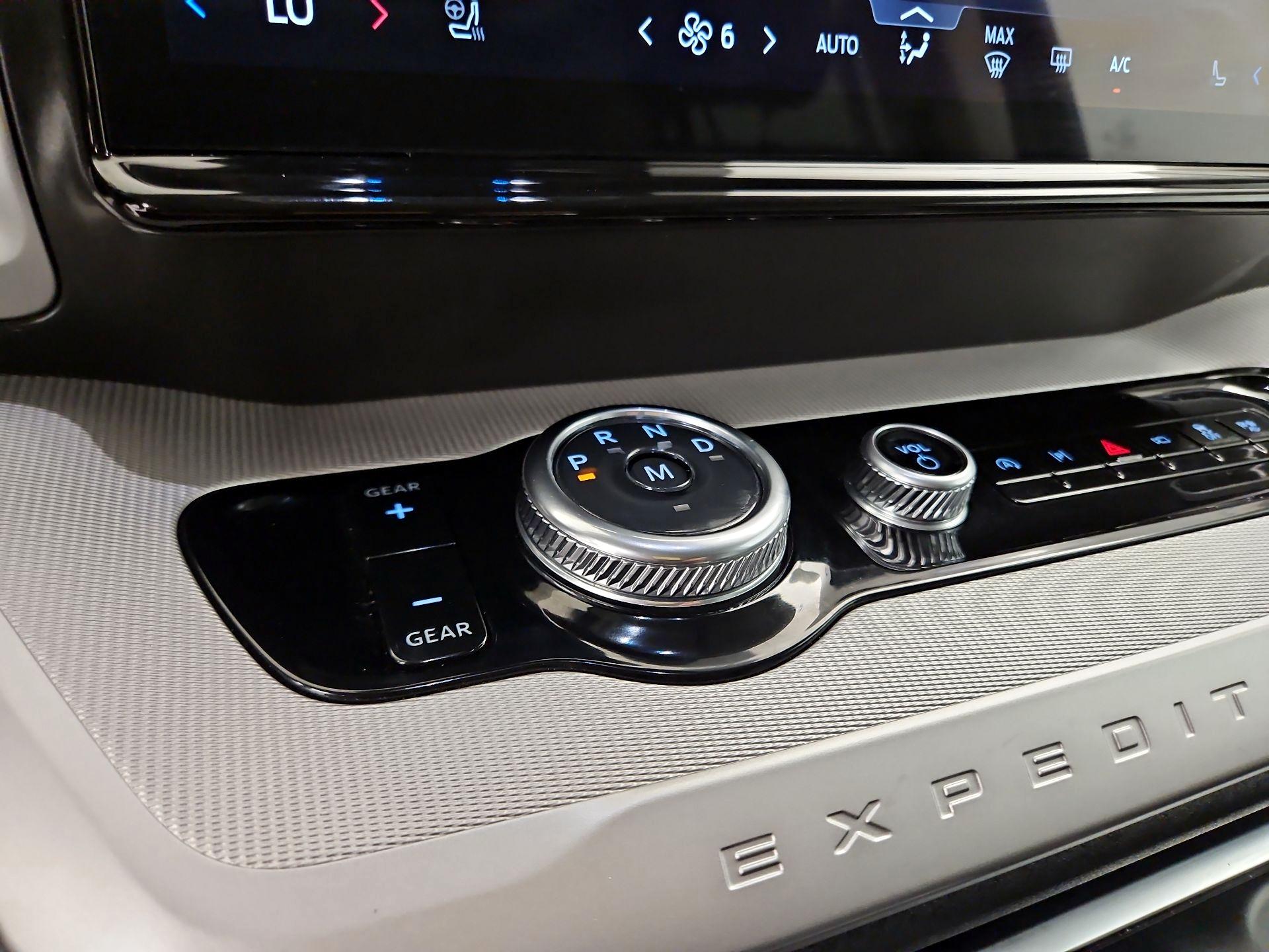 Thumbnail: 2025 Ford Expedition - 15