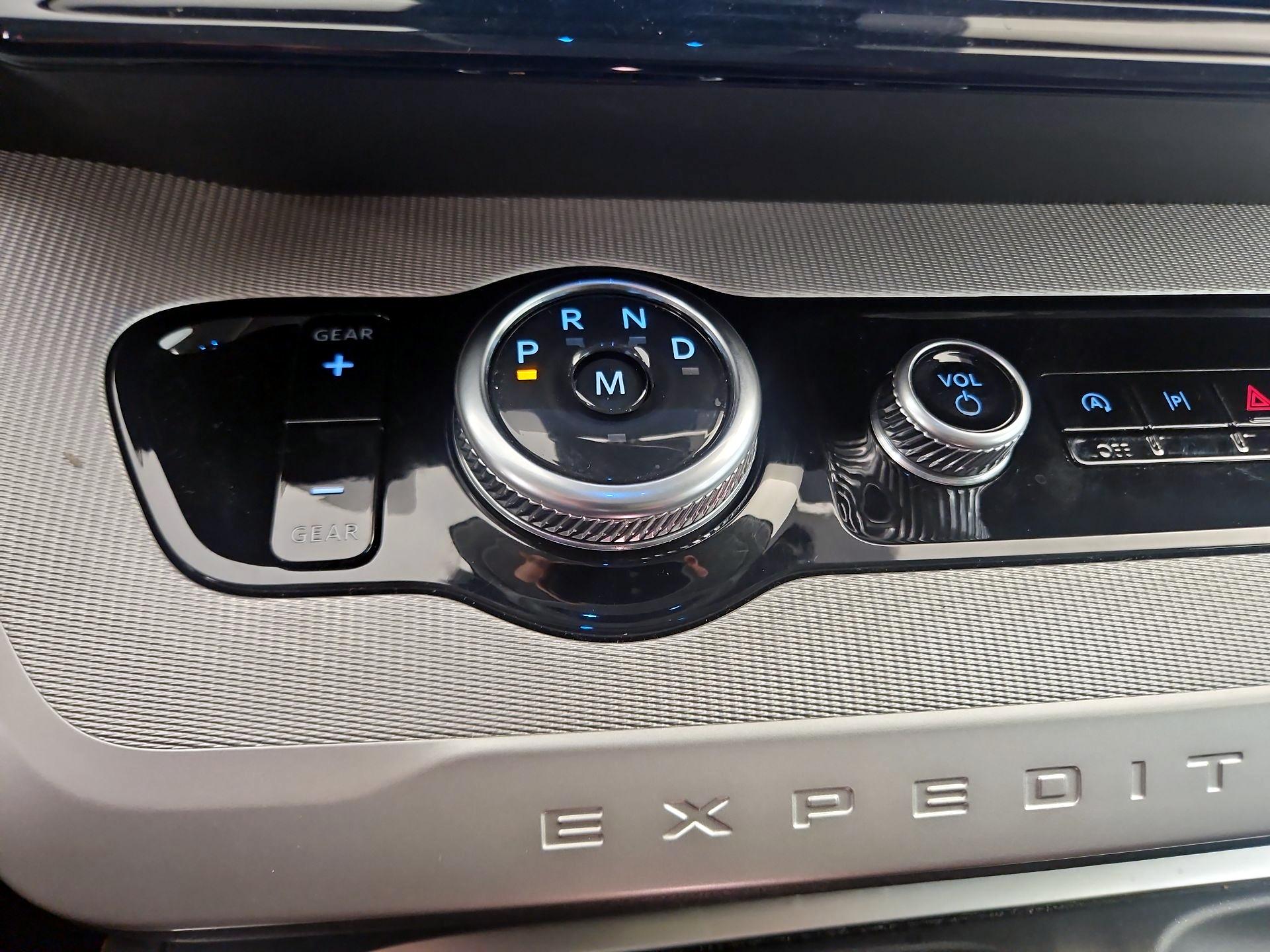 Thumbnail: 2025 Ford Expedition MAX - 17