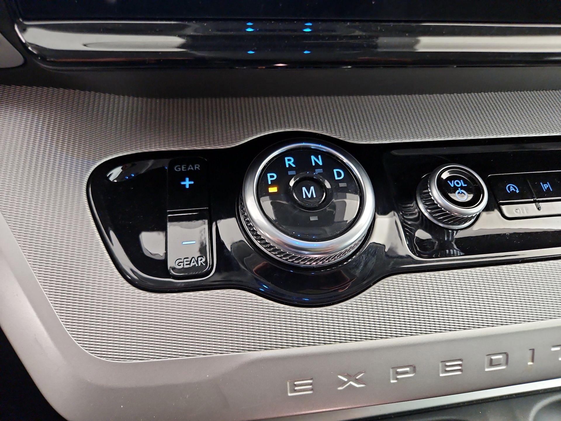 Thumbnail: 2025 Ford Expedition MAX - 17