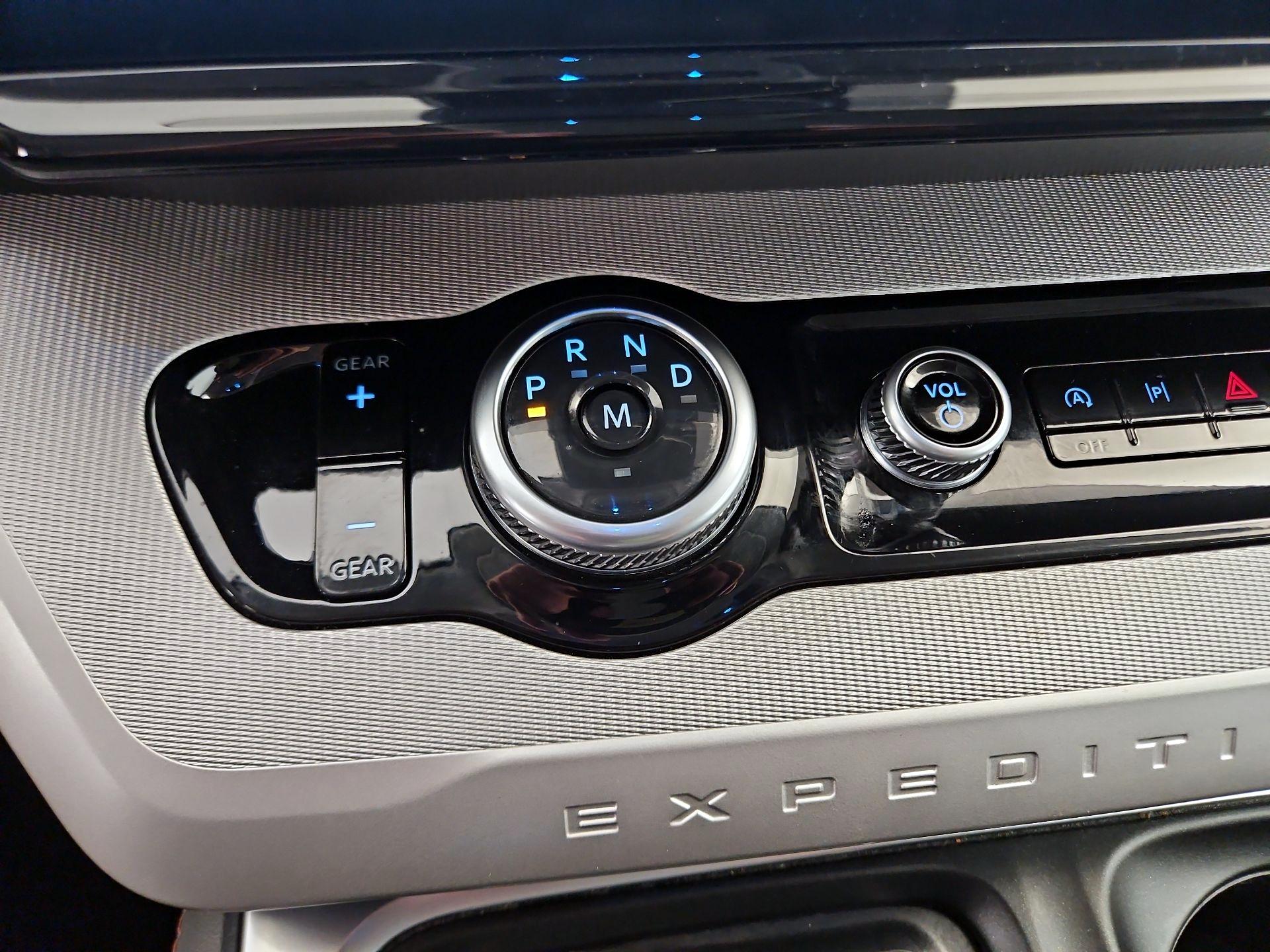 Thumbnail: 2025 Ford Expedition MAX - 17