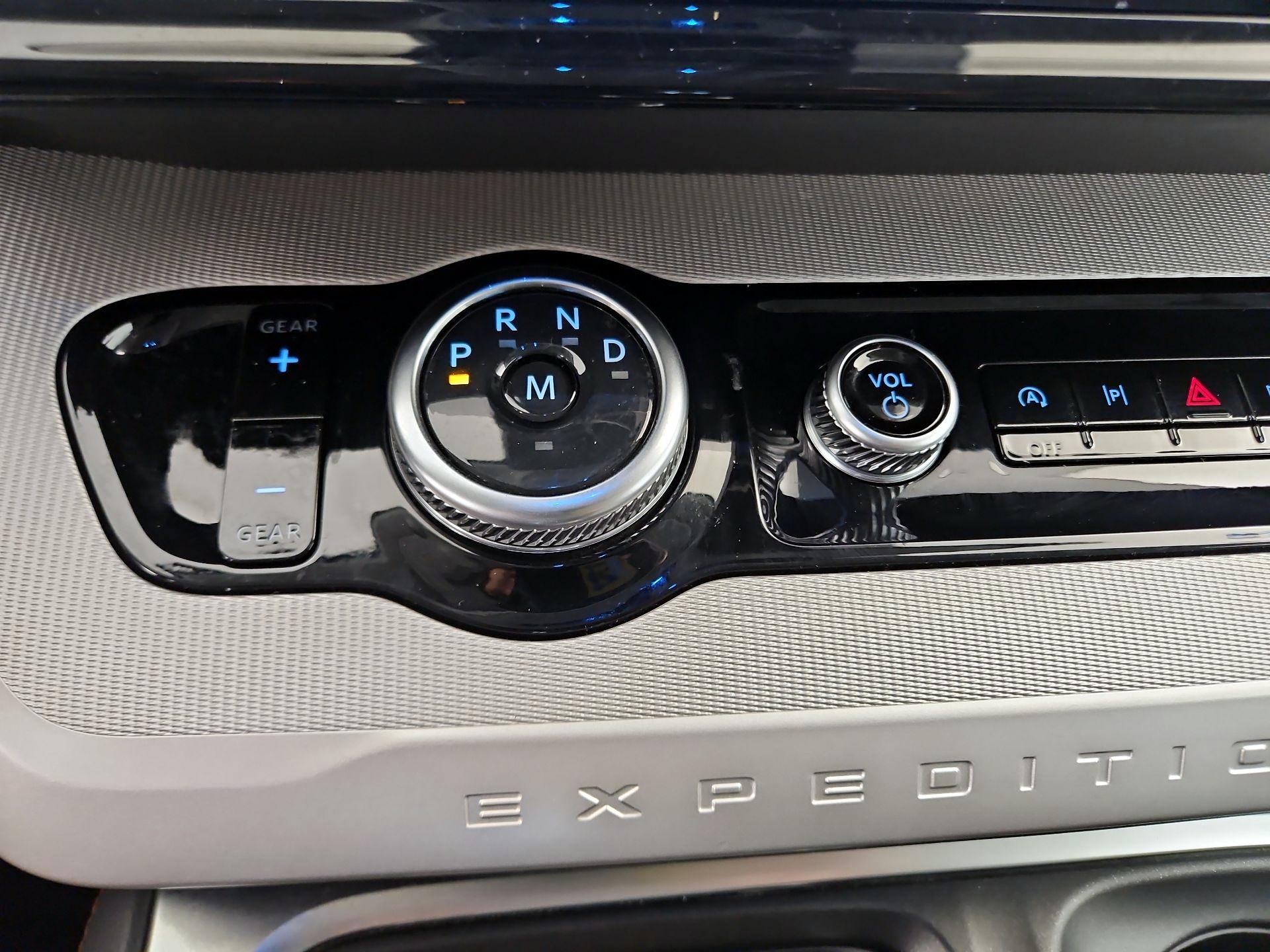 Thumbnail: 2025 Ford Expedition - 17