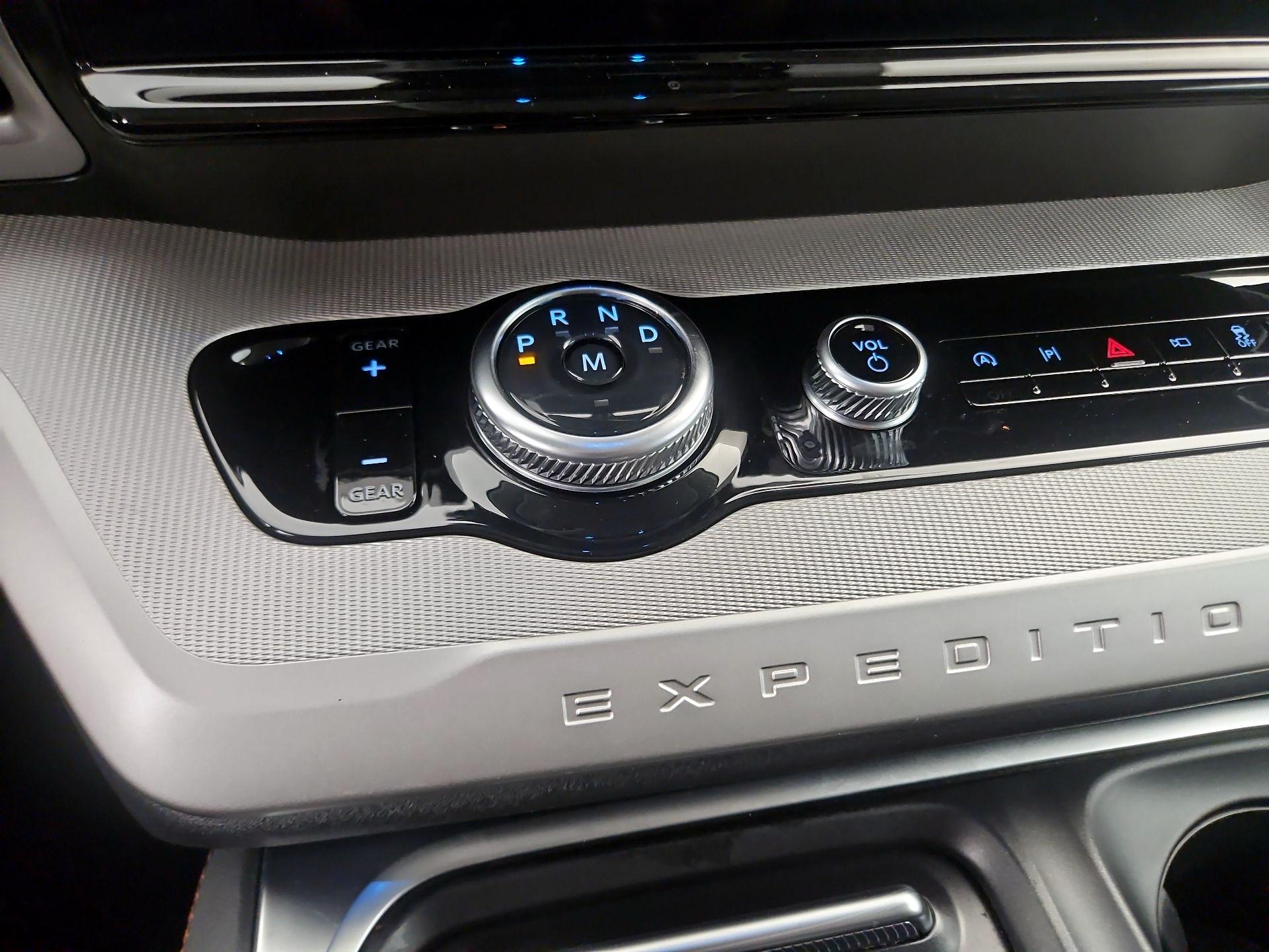 Thumbnail: 2025 Ford Expedition - 17