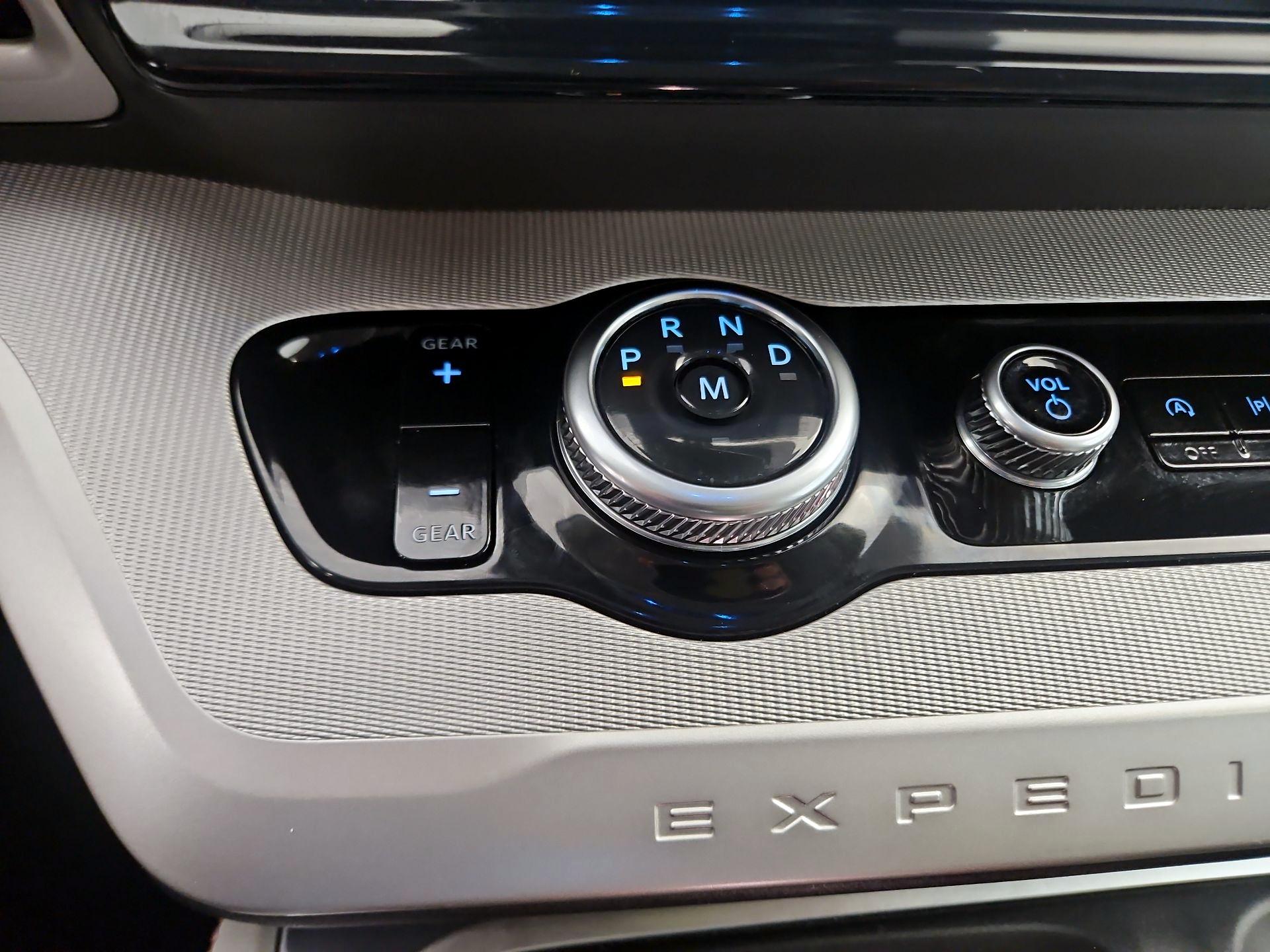Thumbnail: 2025 Ford Expedition - 18