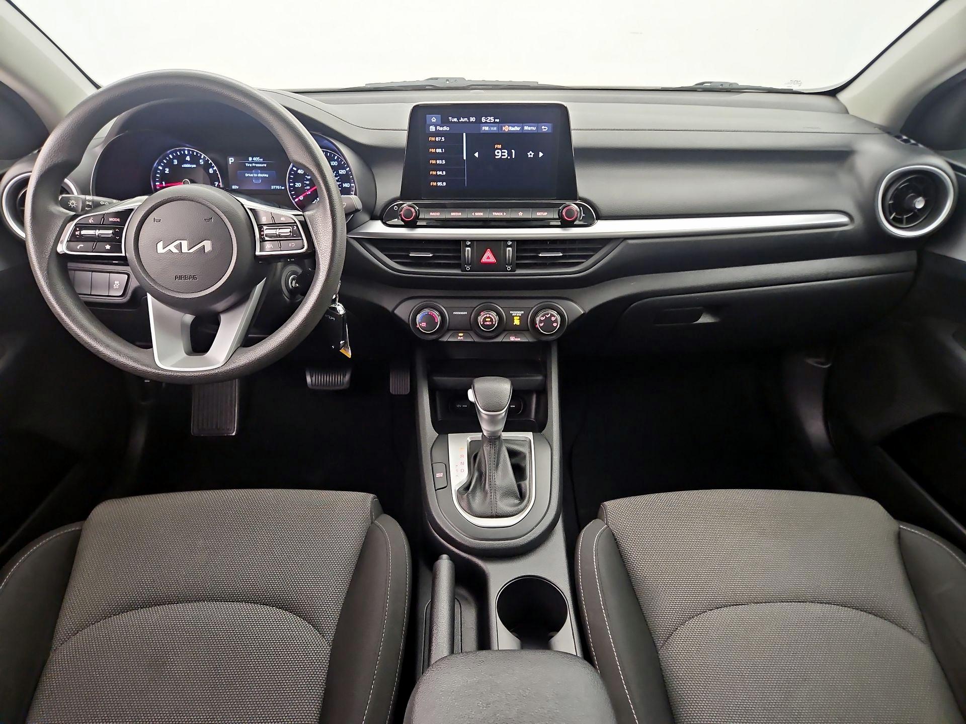 Thumbnail: 2023 Kia Forte - 9