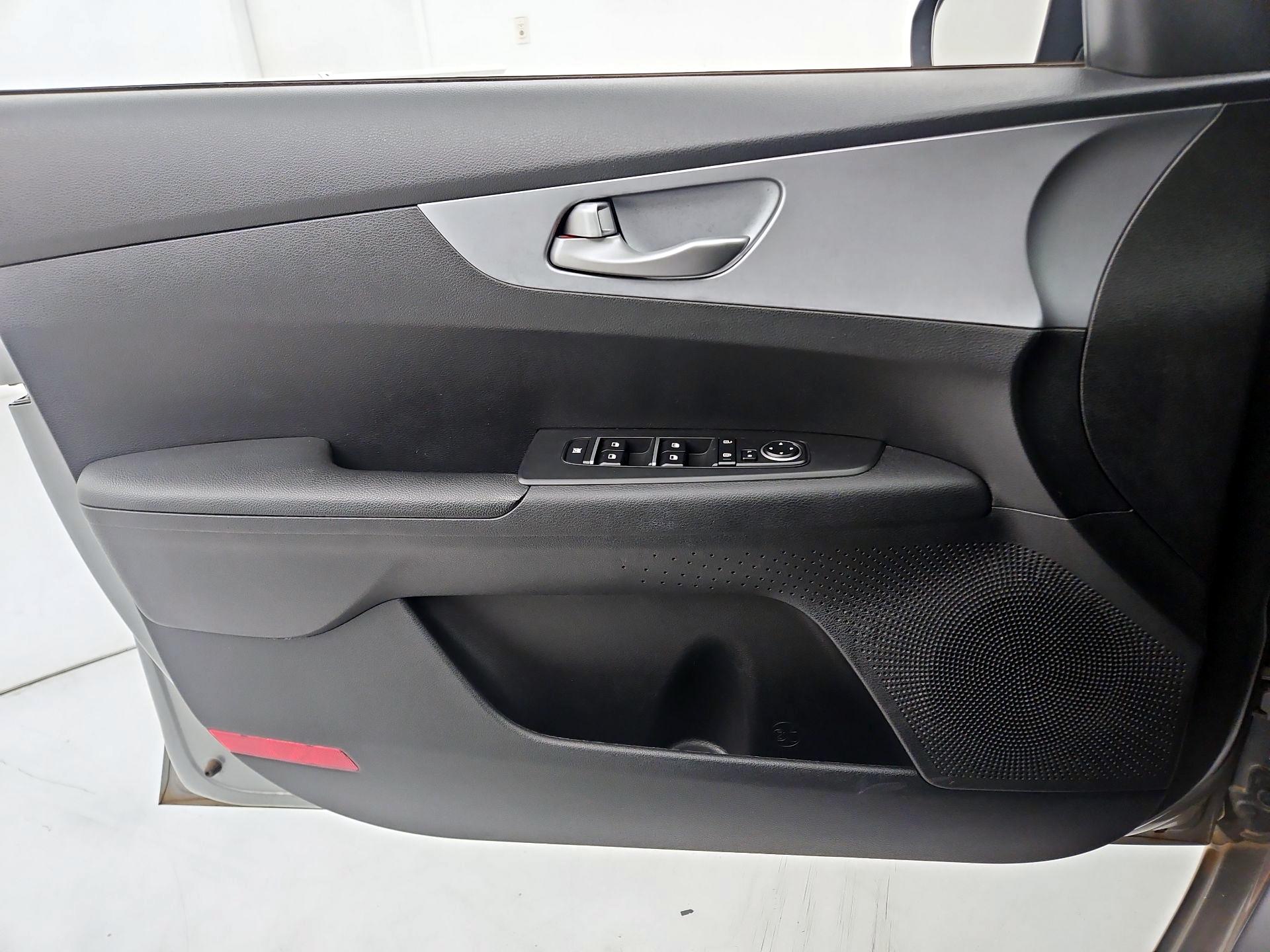 Thumbnail: 2023 Kia Forte - 12
